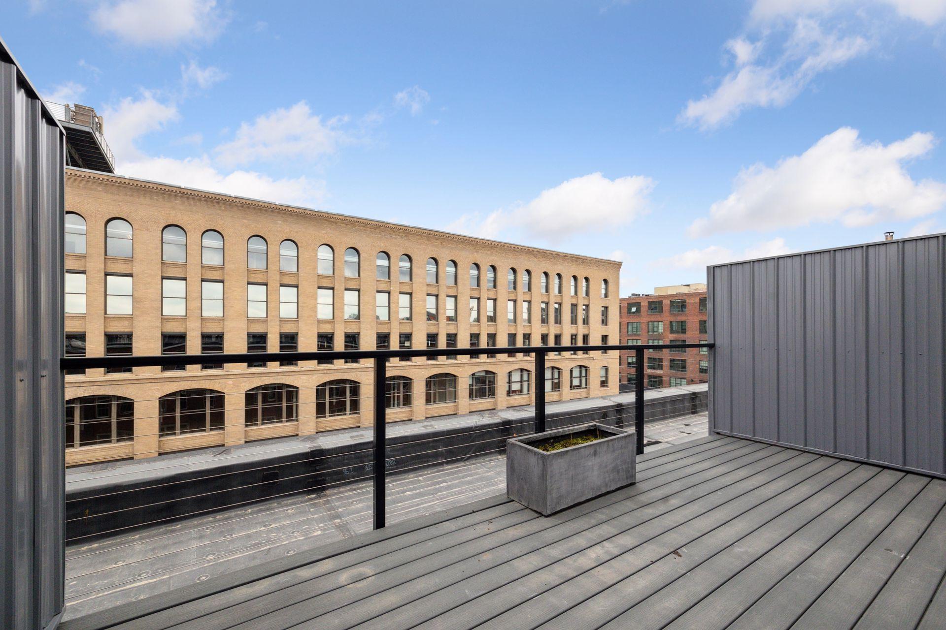 801 Washington Avenue N Unit: 316
