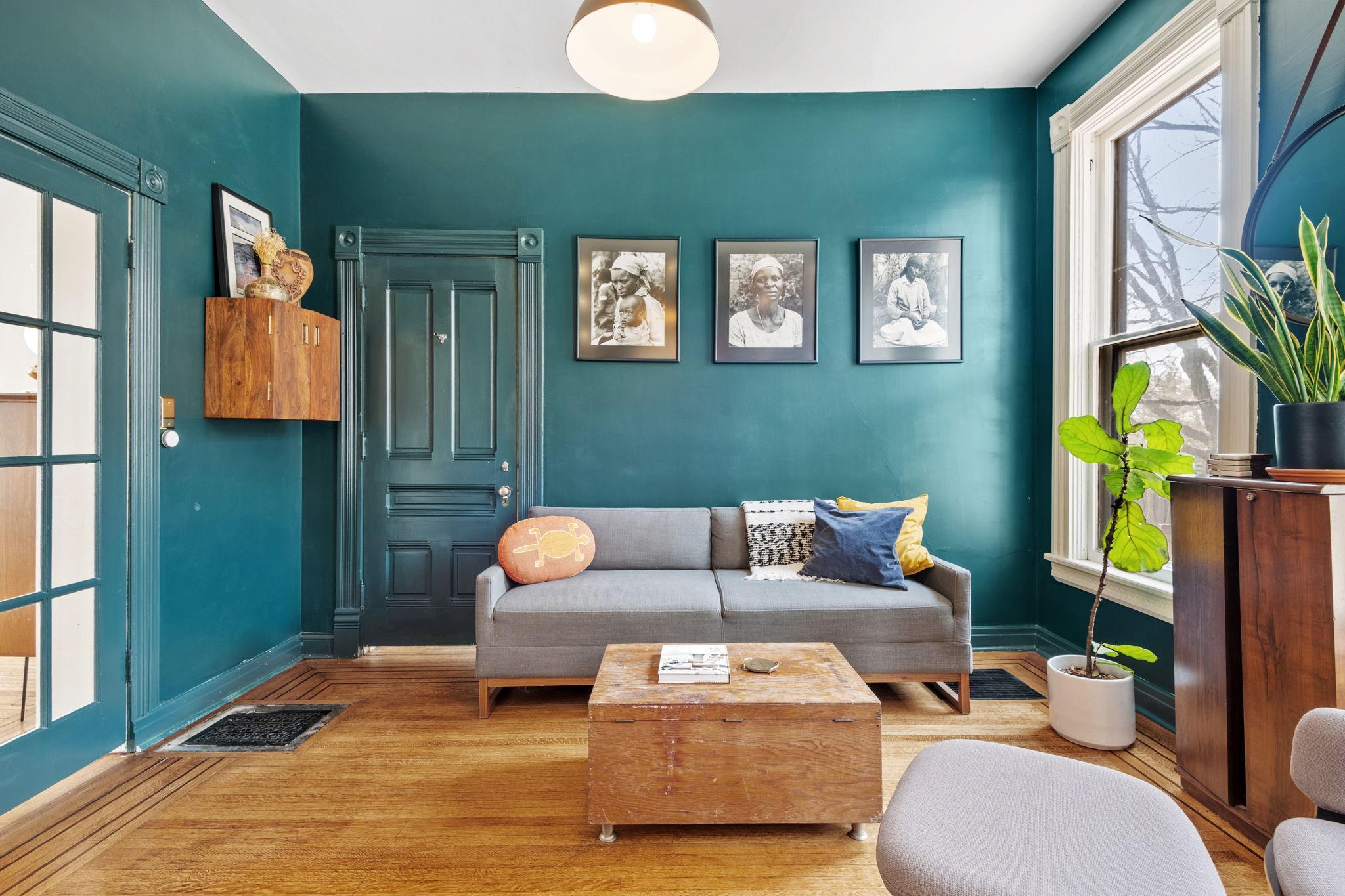 318 W Franklin Avenue
