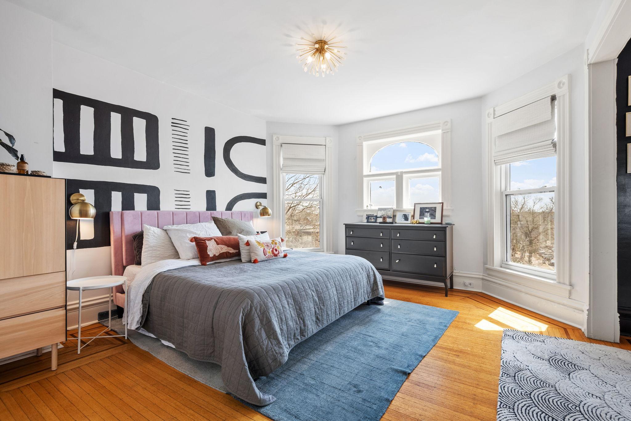 318 W Franklin Avenue