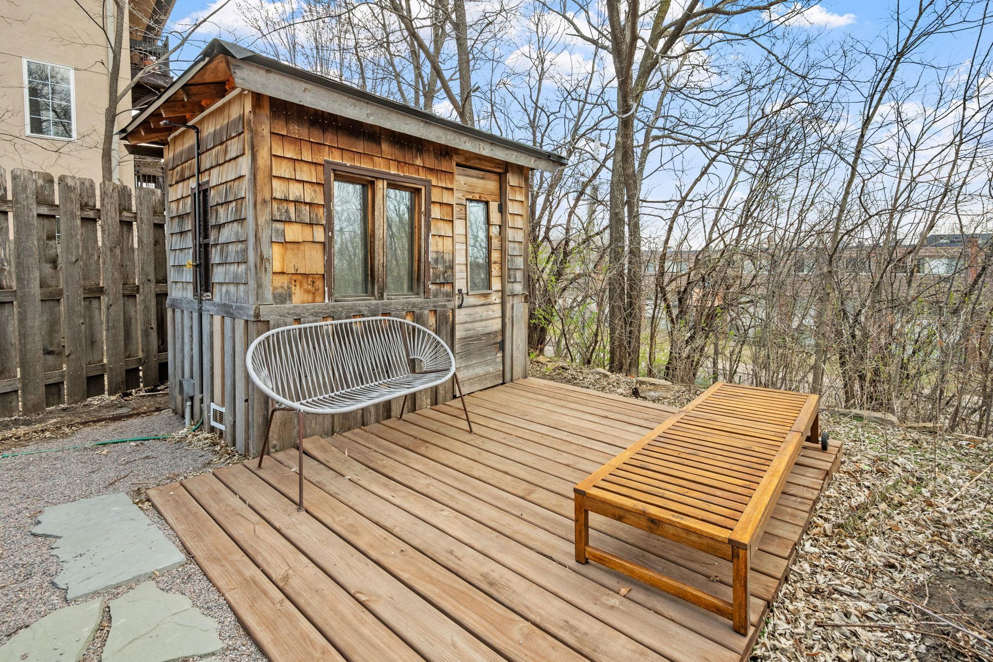 318 W Franklin Avenue