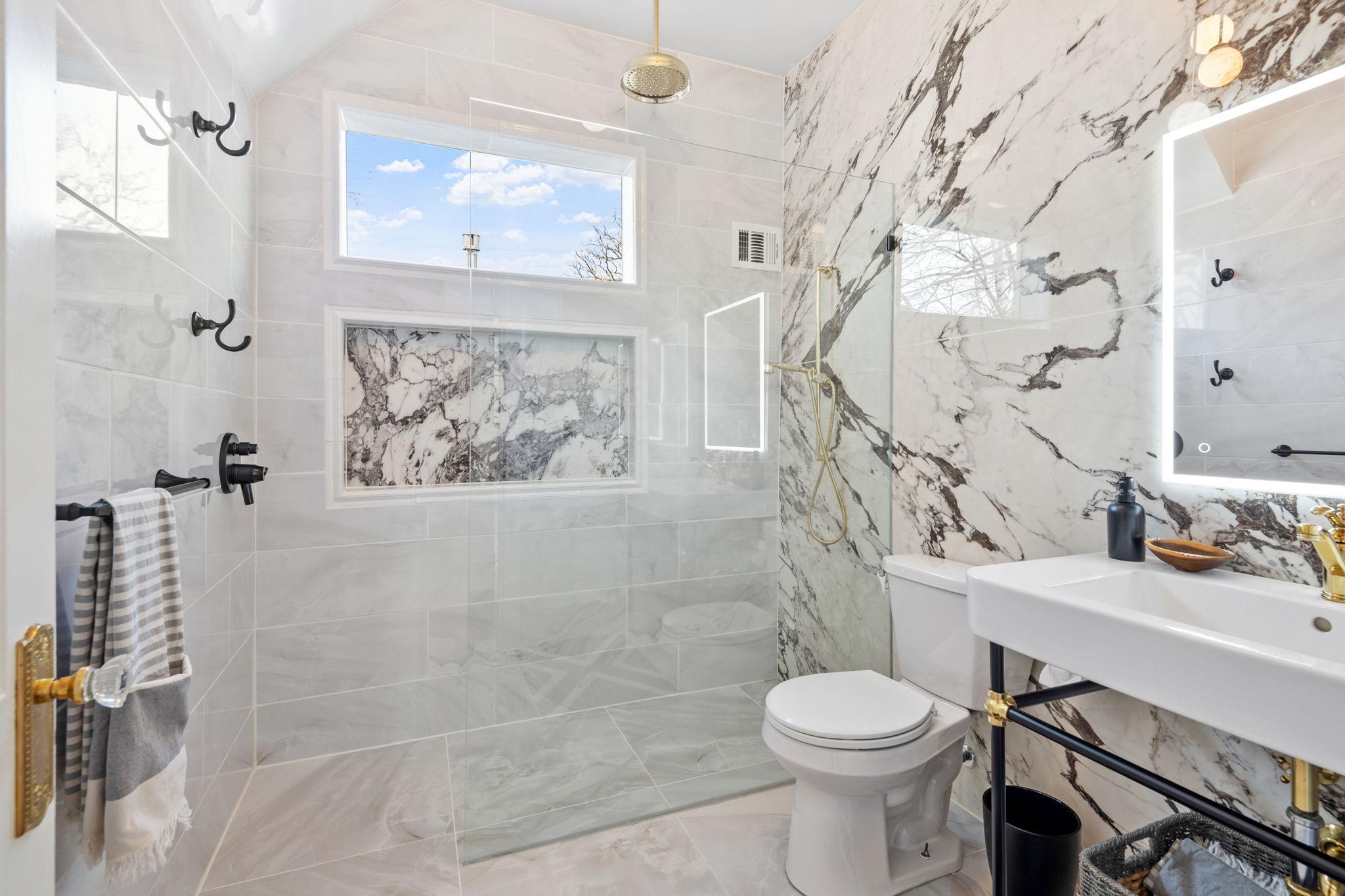 318 W Franklin Avenue