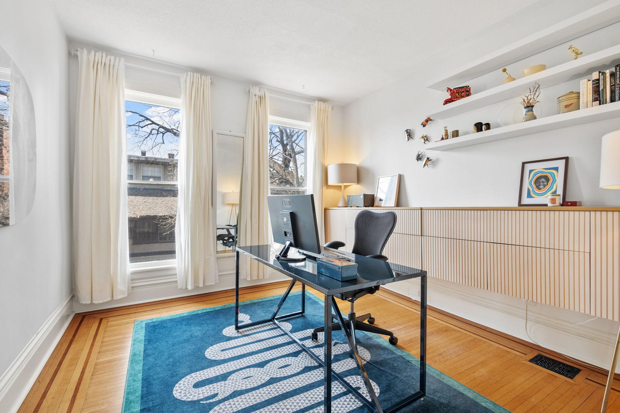 318 W Franklin Avenue