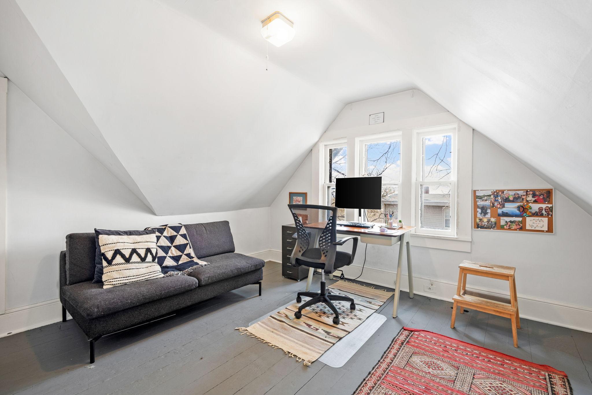318 W Franklin Avenue