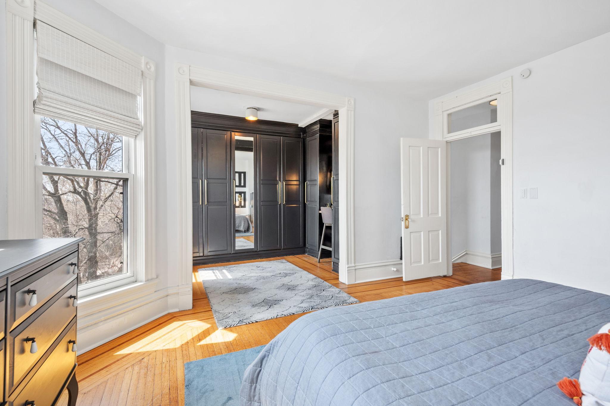 318 W Franklin Avenue
