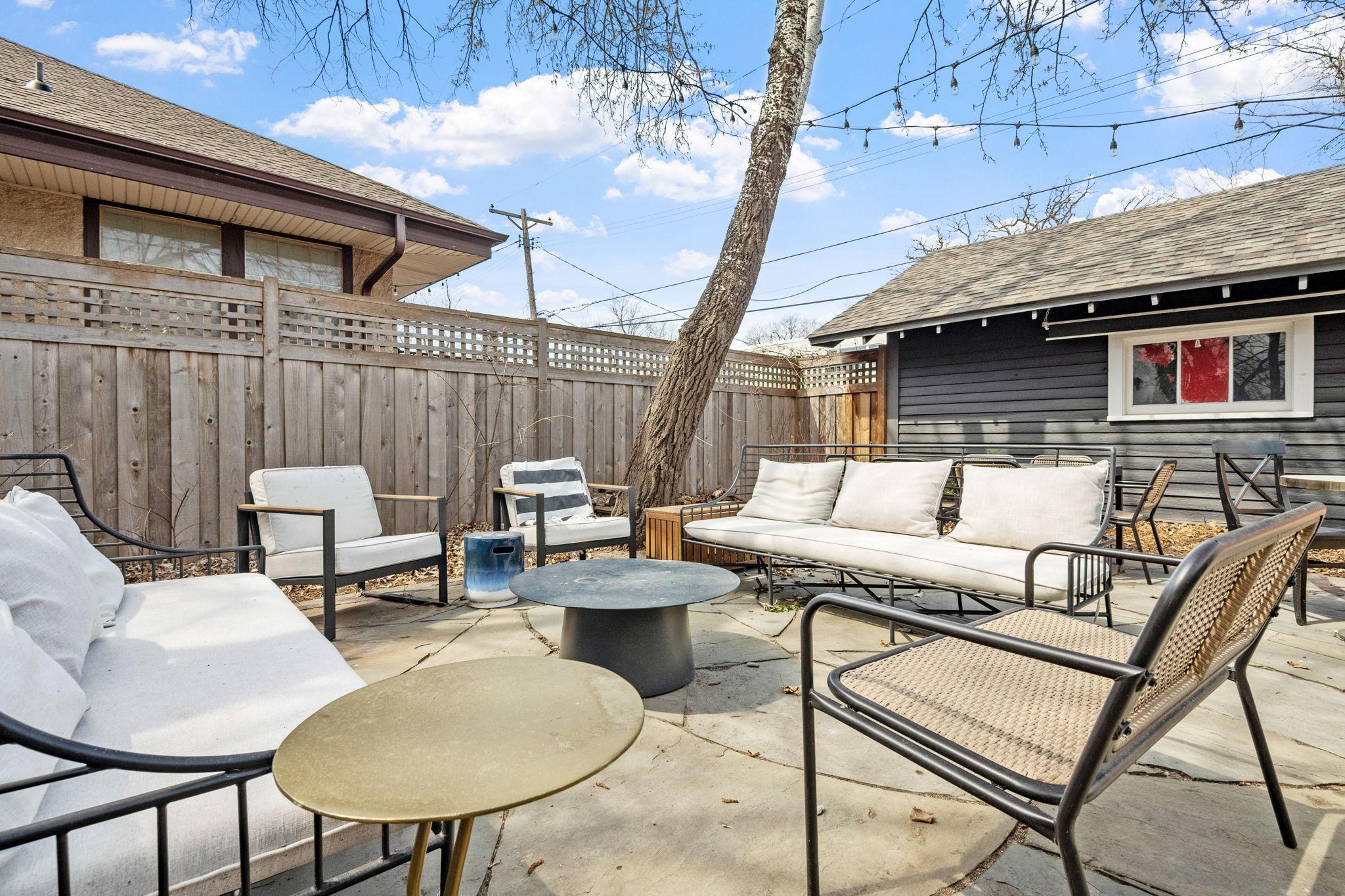 318 W Franklin Avenue
