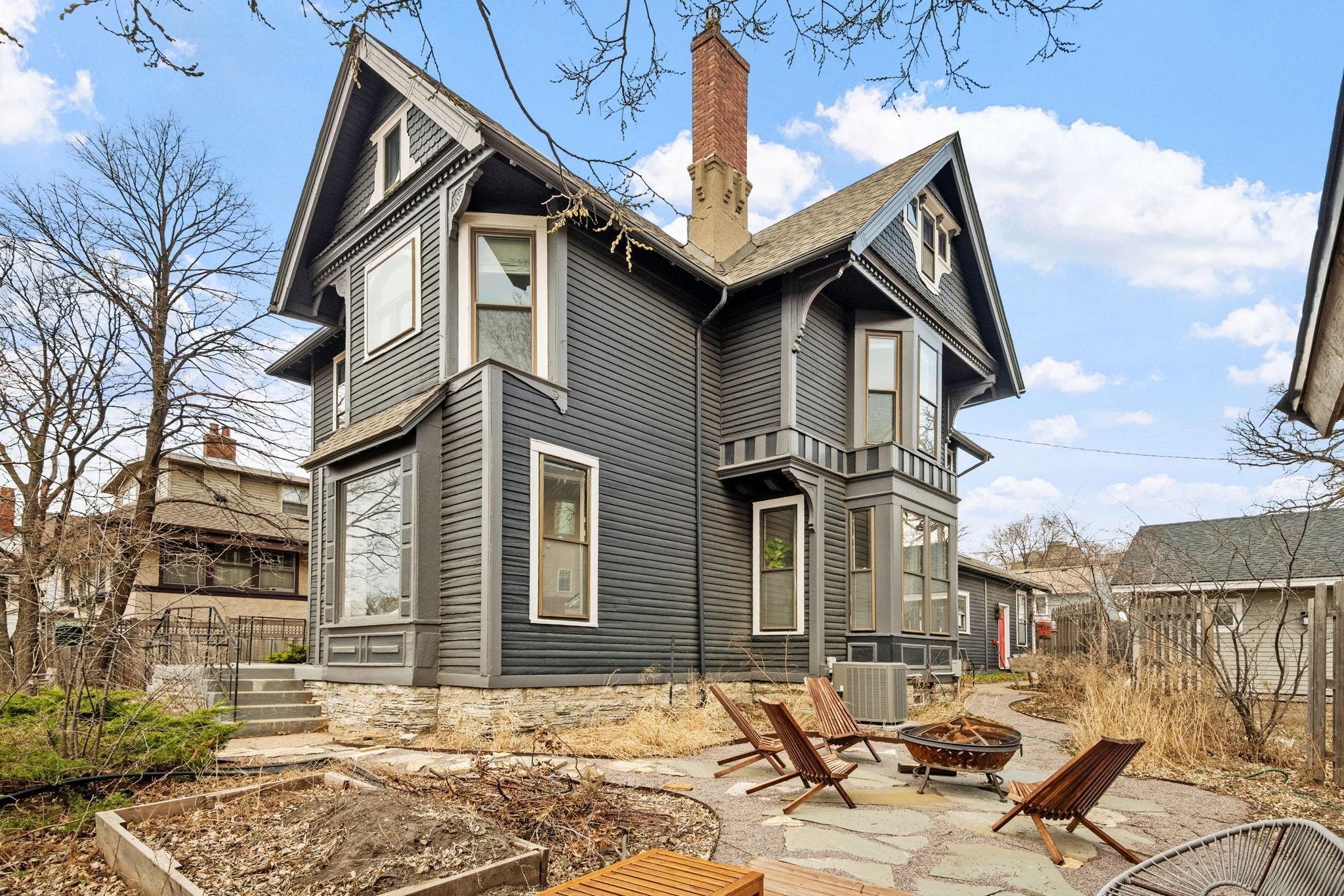 318 W Franklin Avenue