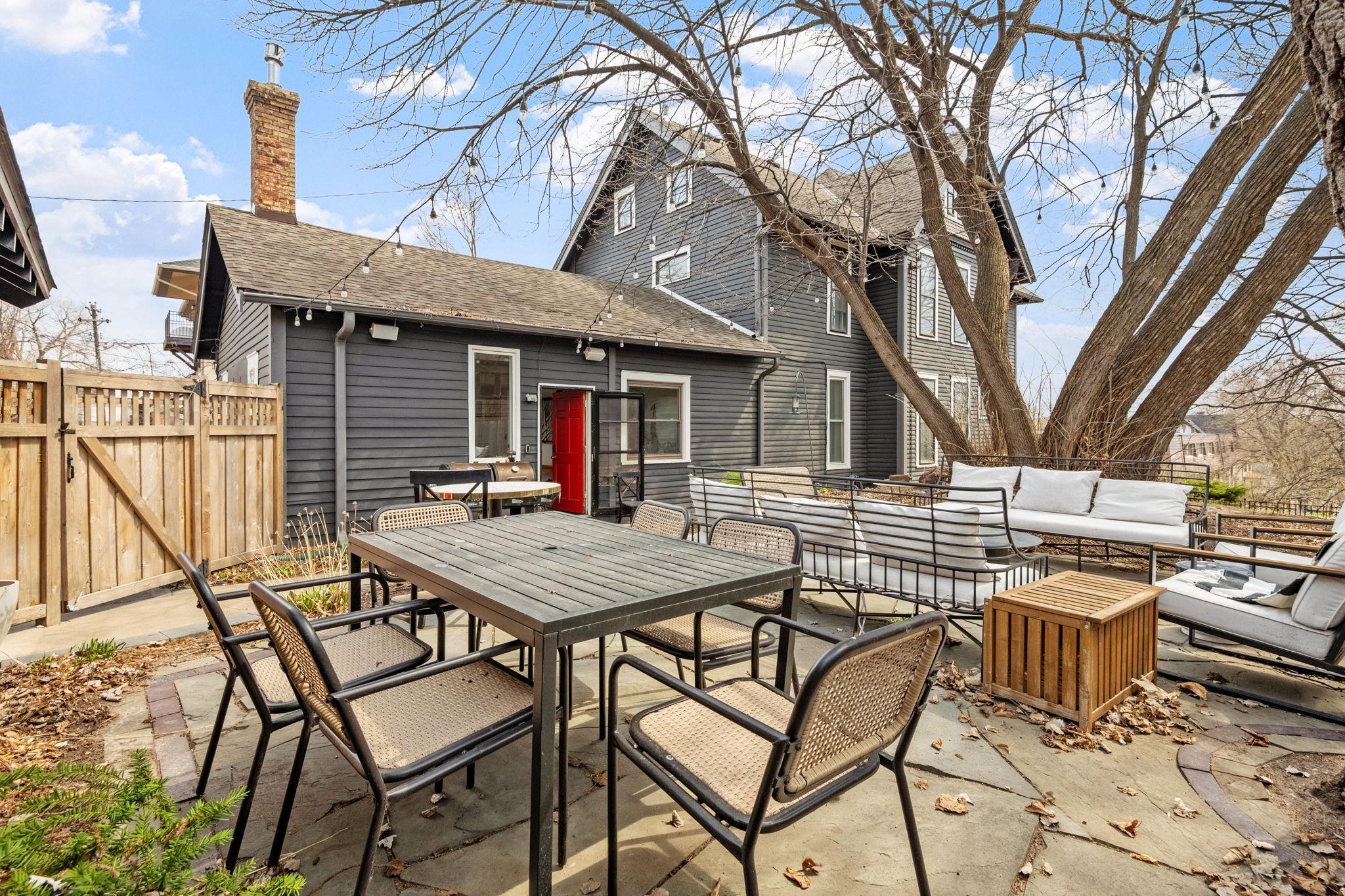 318 W Franklin Avenue