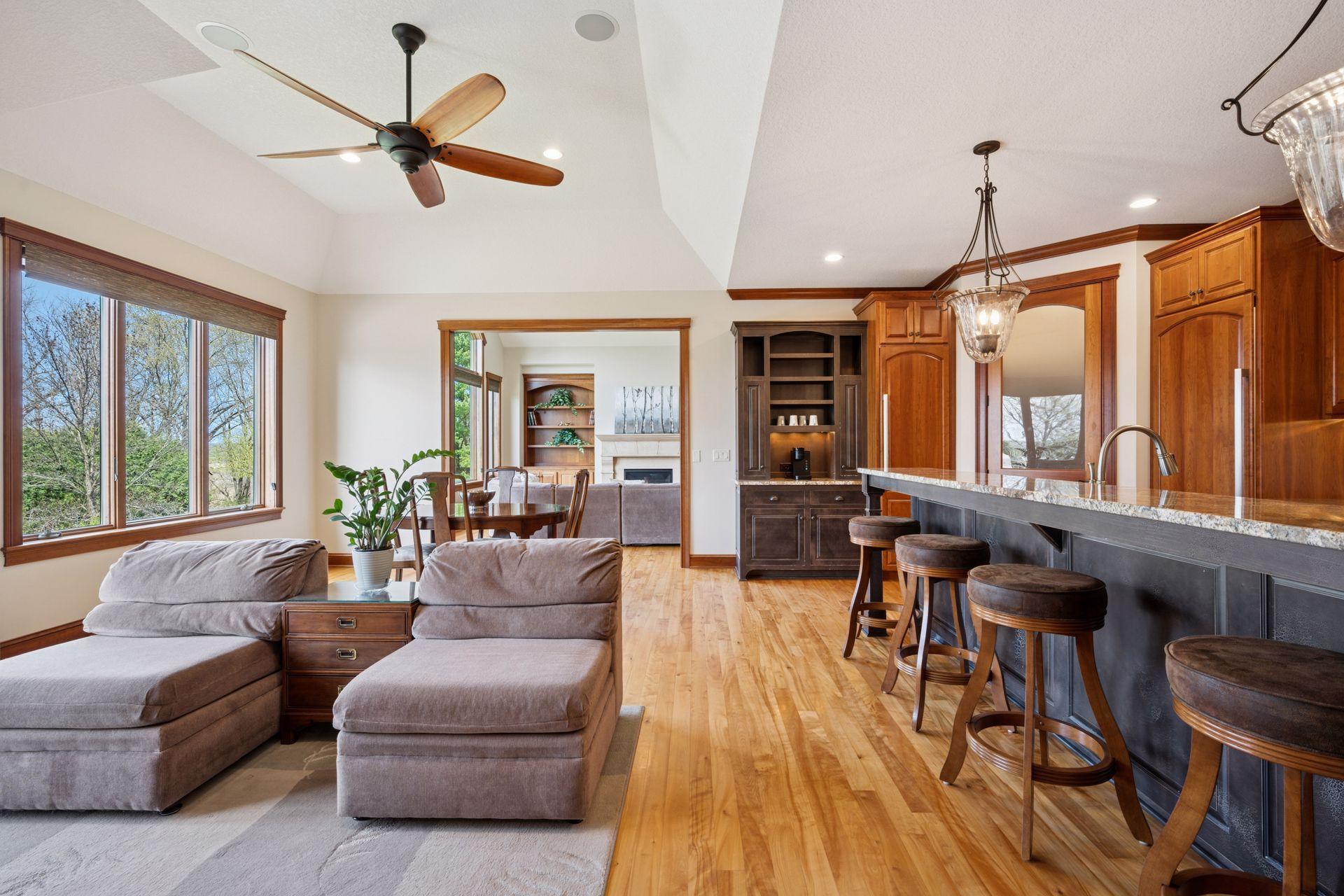 4640 Bluebell Trail N