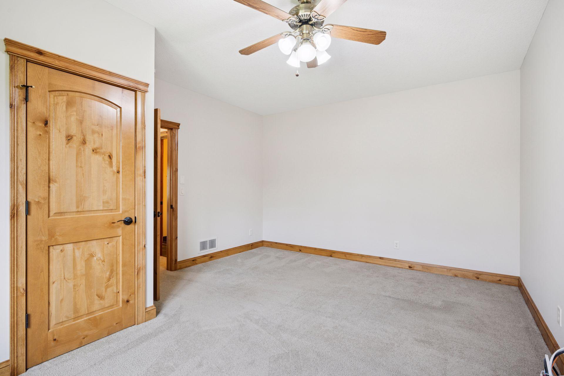 4640 Bluebell Trail N
