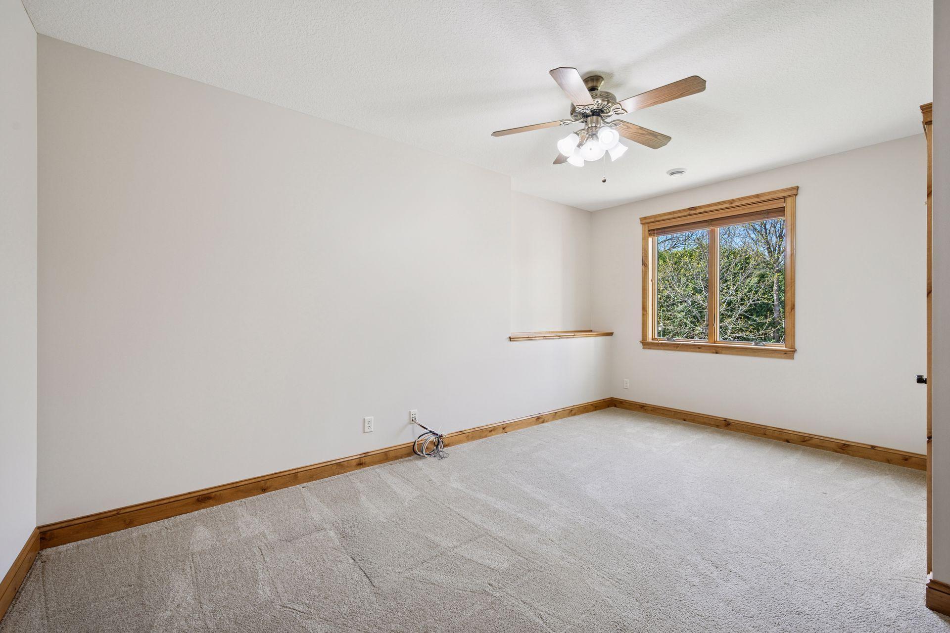 4640 Bluebell Trail N