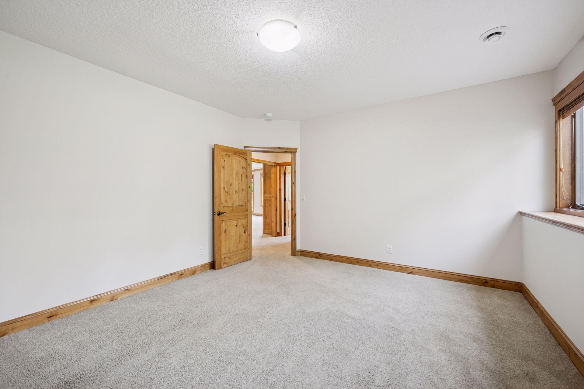 4640 Bluebell Trail N