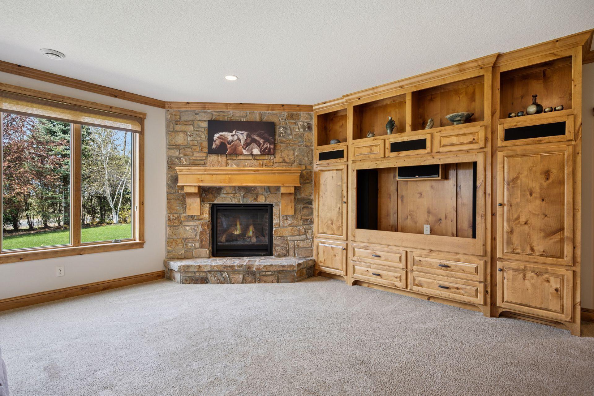 4640 Bluebell Trail N