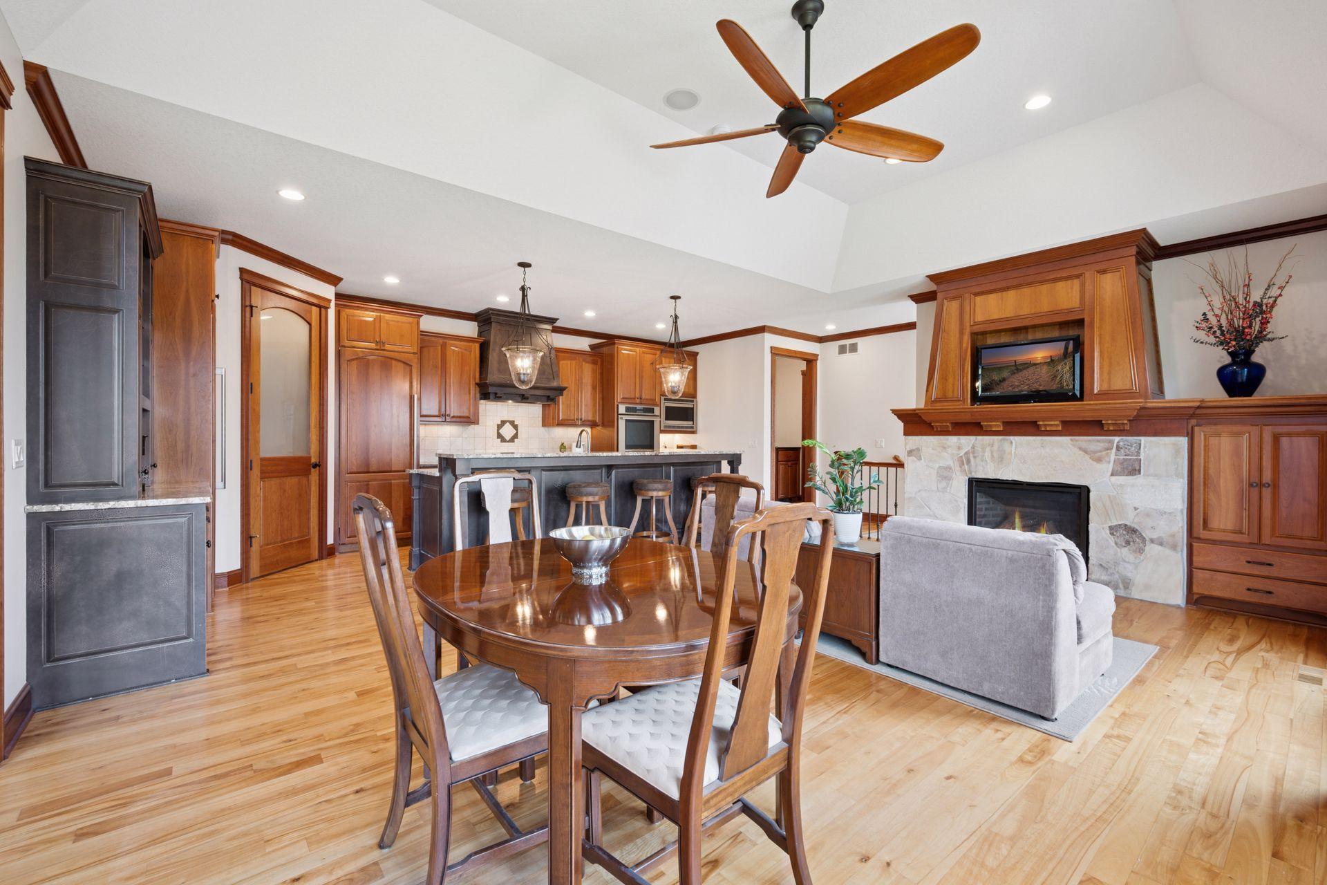 4640 Bluebell Trail N