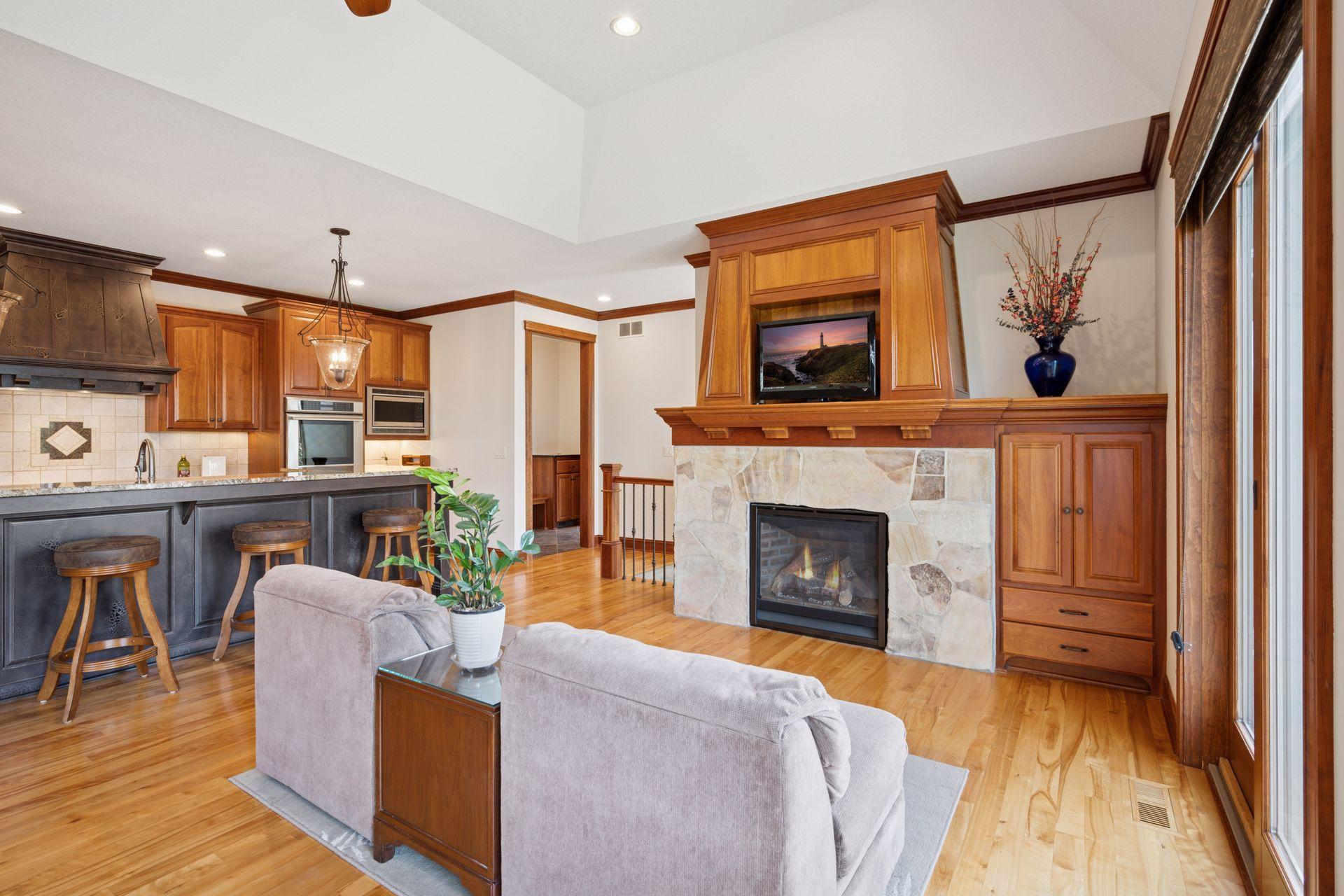 4640 Bluebell Trail N