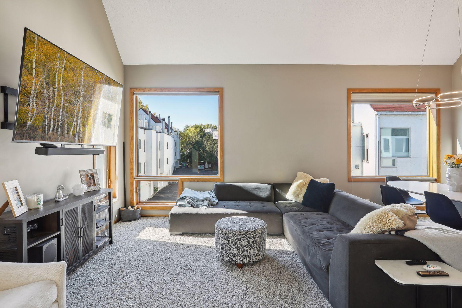 3047 Lake Shore Drive Unit: B