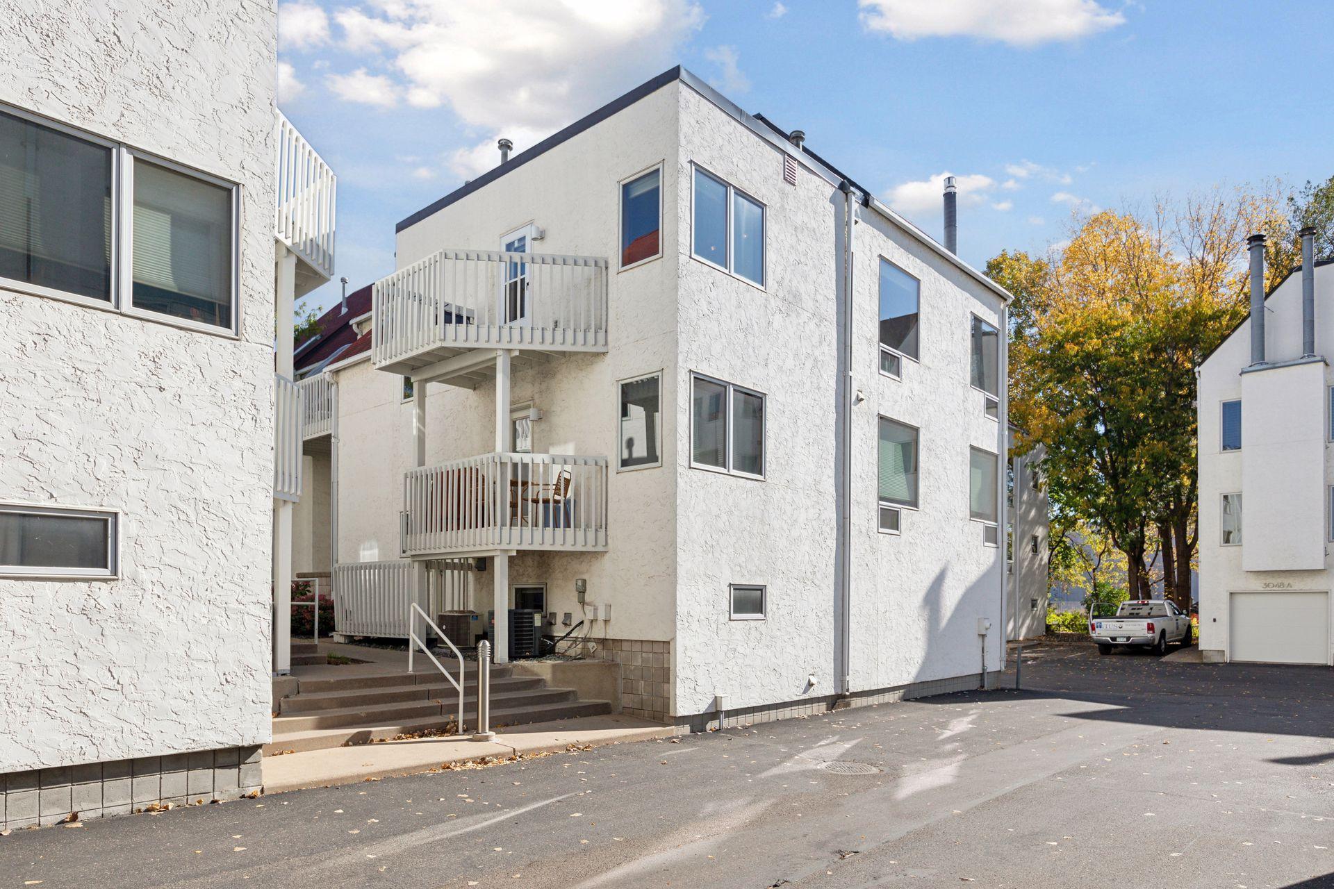 3047 Lake Shore Drive Unit: B