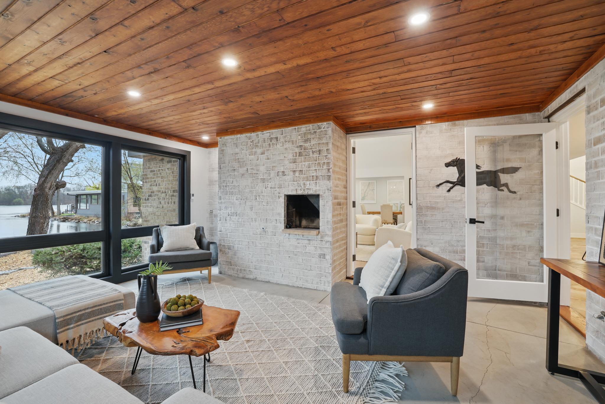 211 Peninsula Road