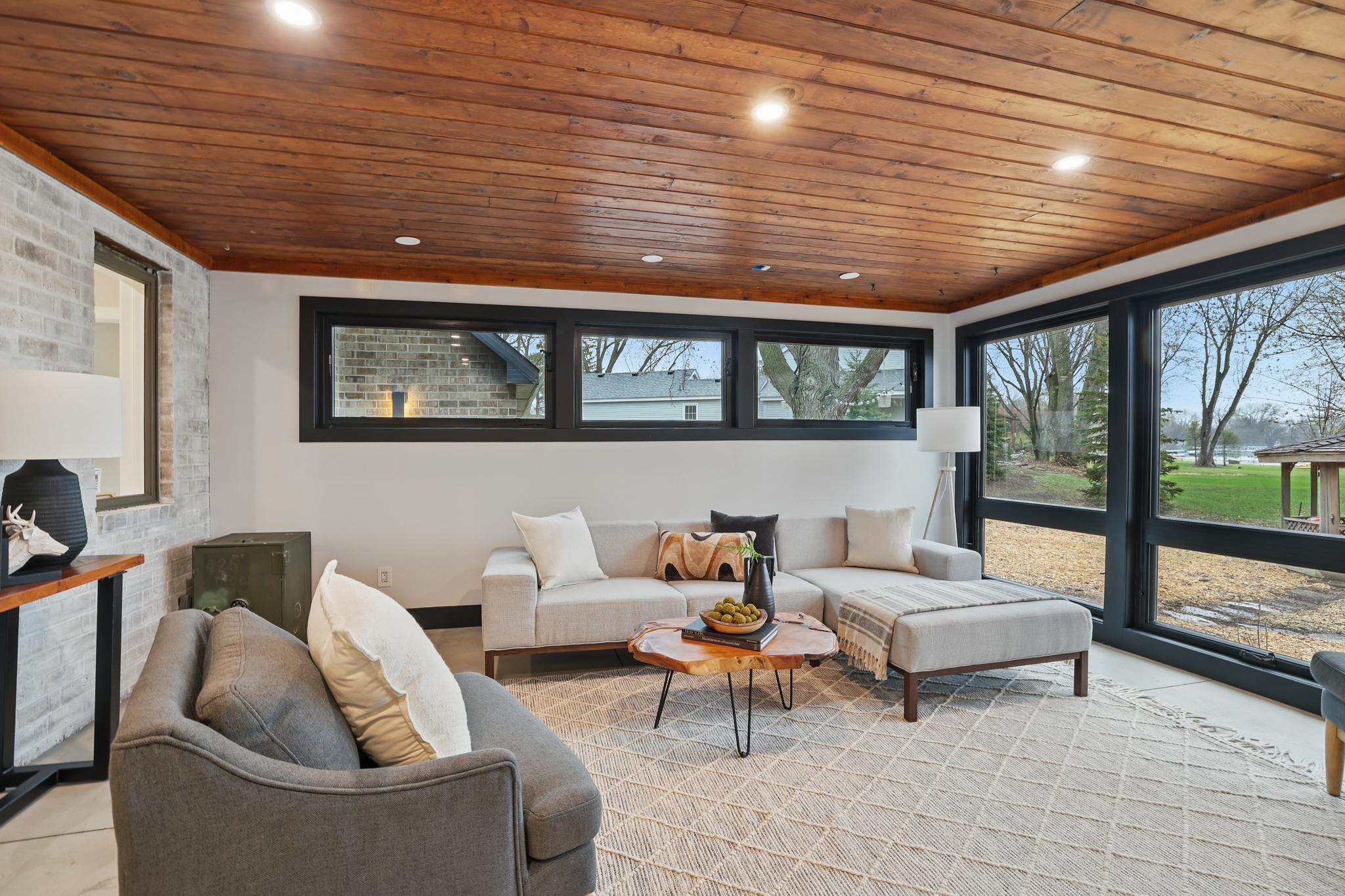 211 Peninsula Road