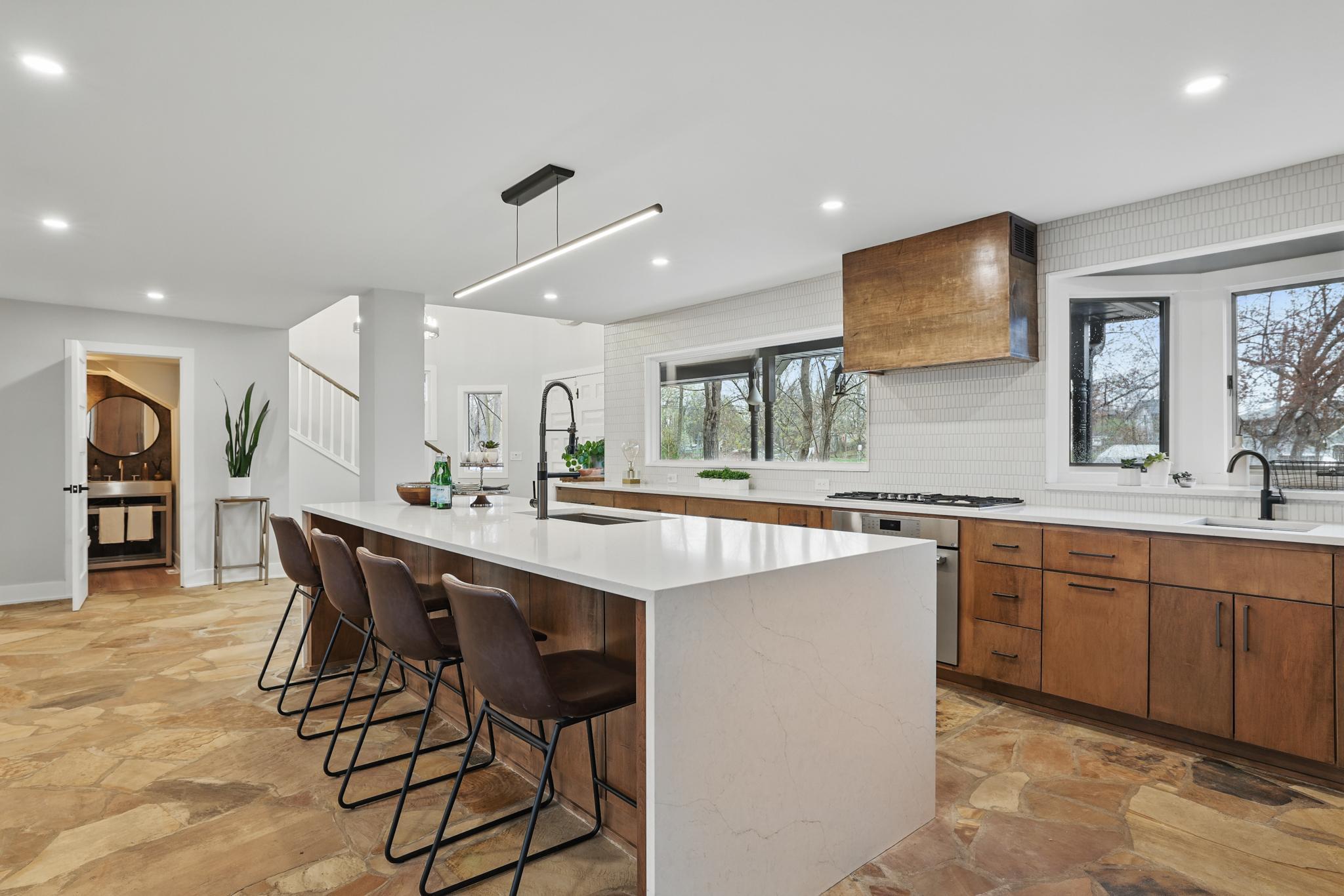211 Peninsula Road