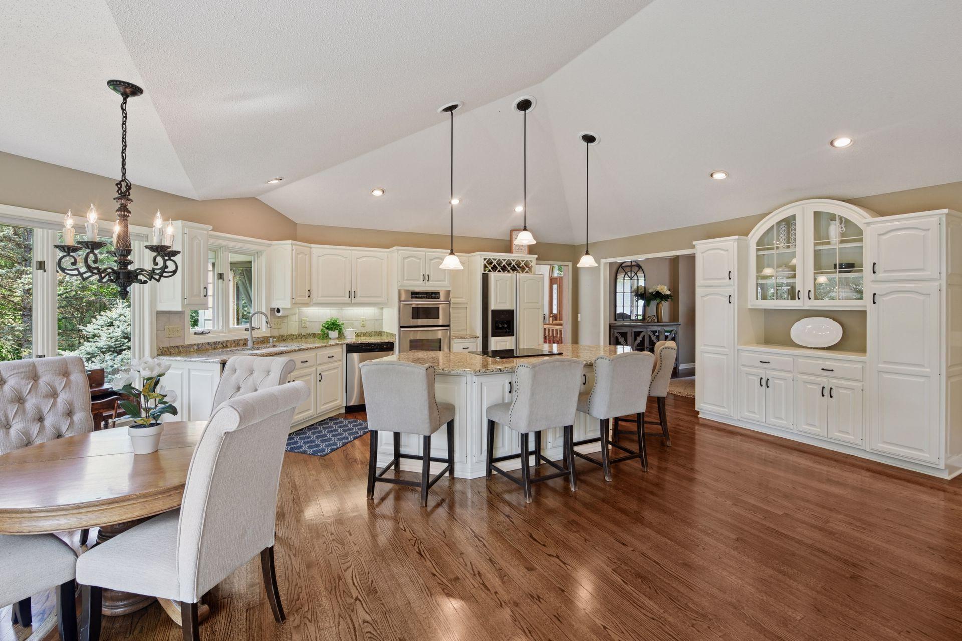 5325 Saddle Ridge Trail