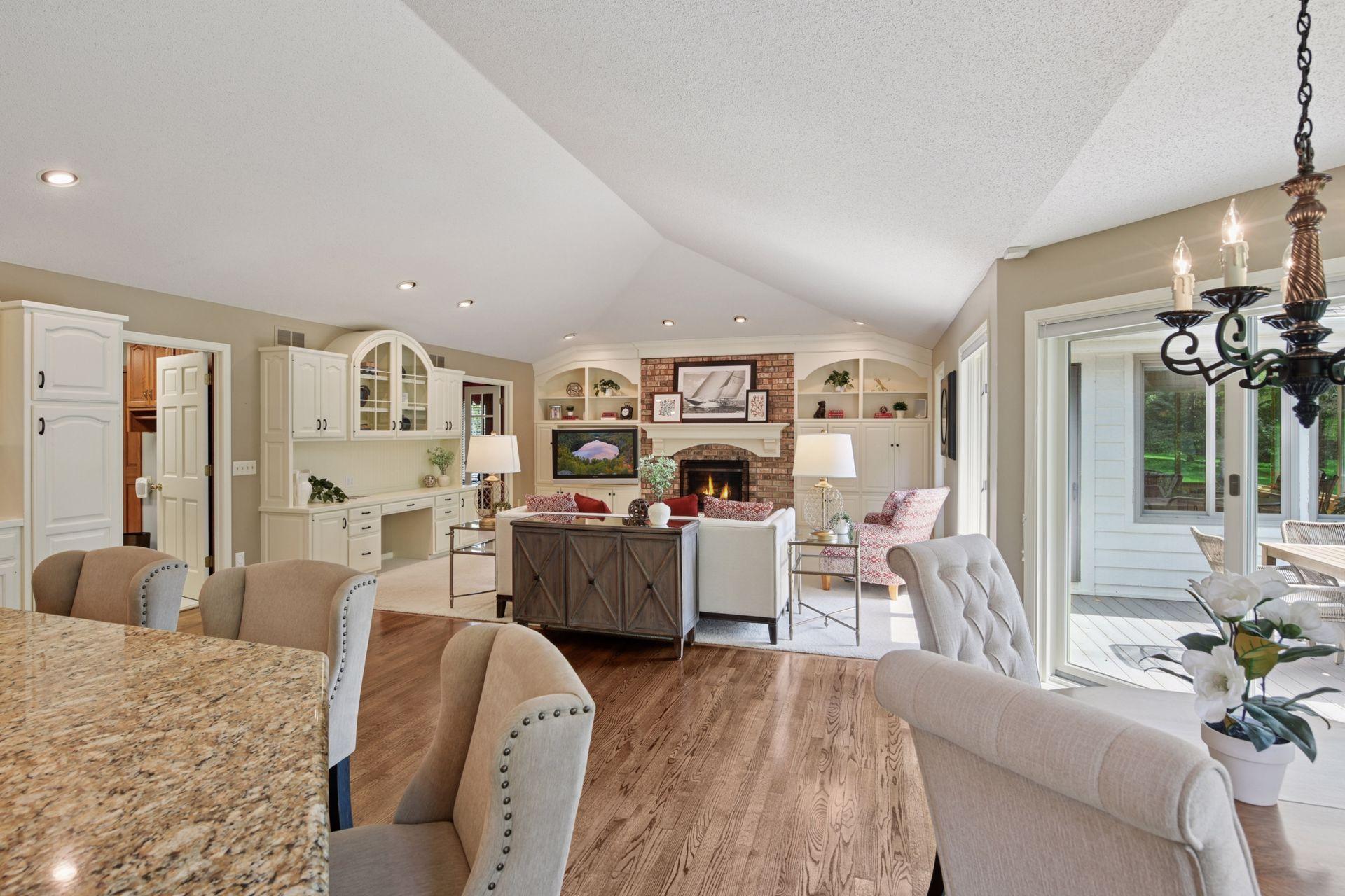 5325 Saddle Ridge Trail