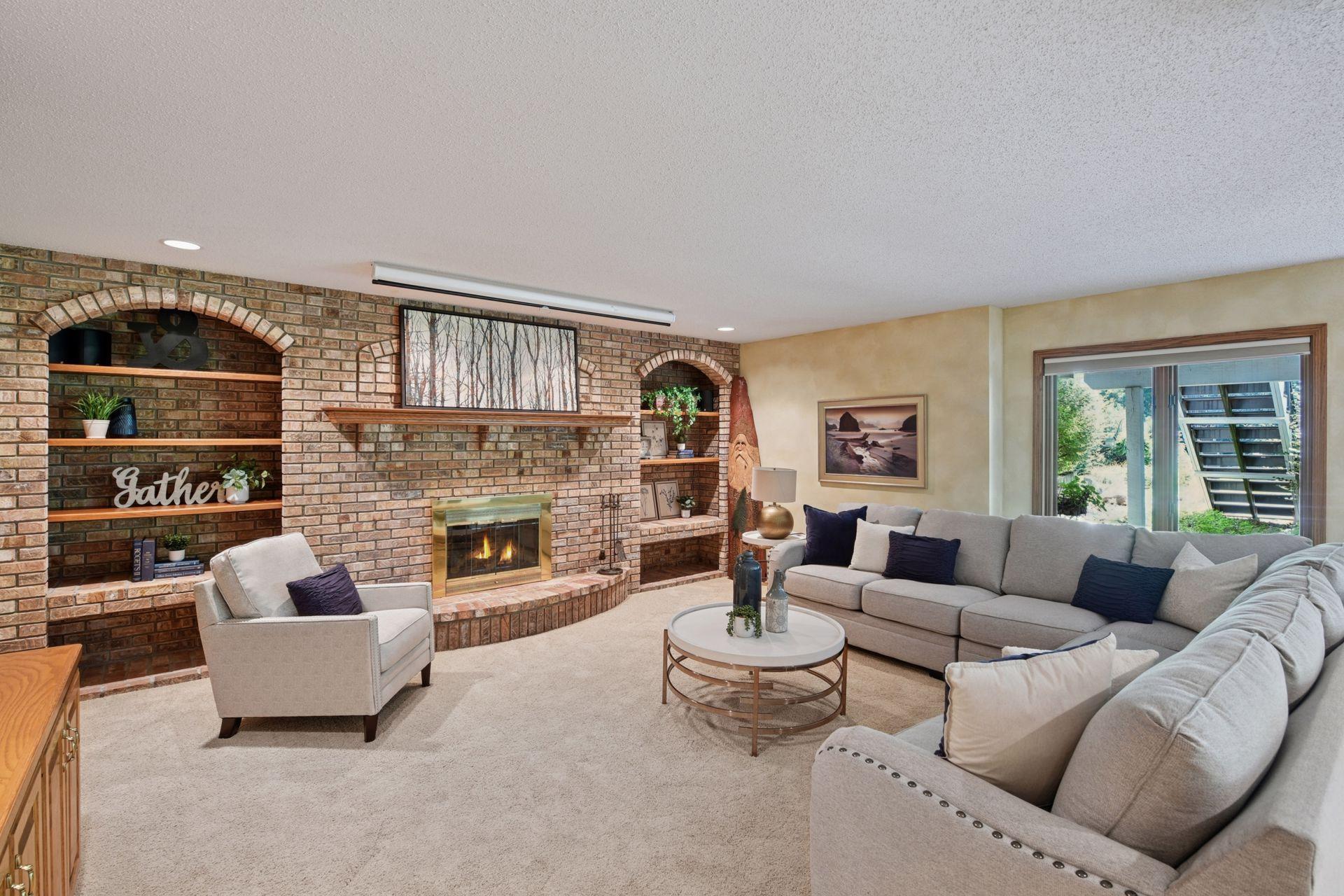 5325 Saddle Ridge Trail