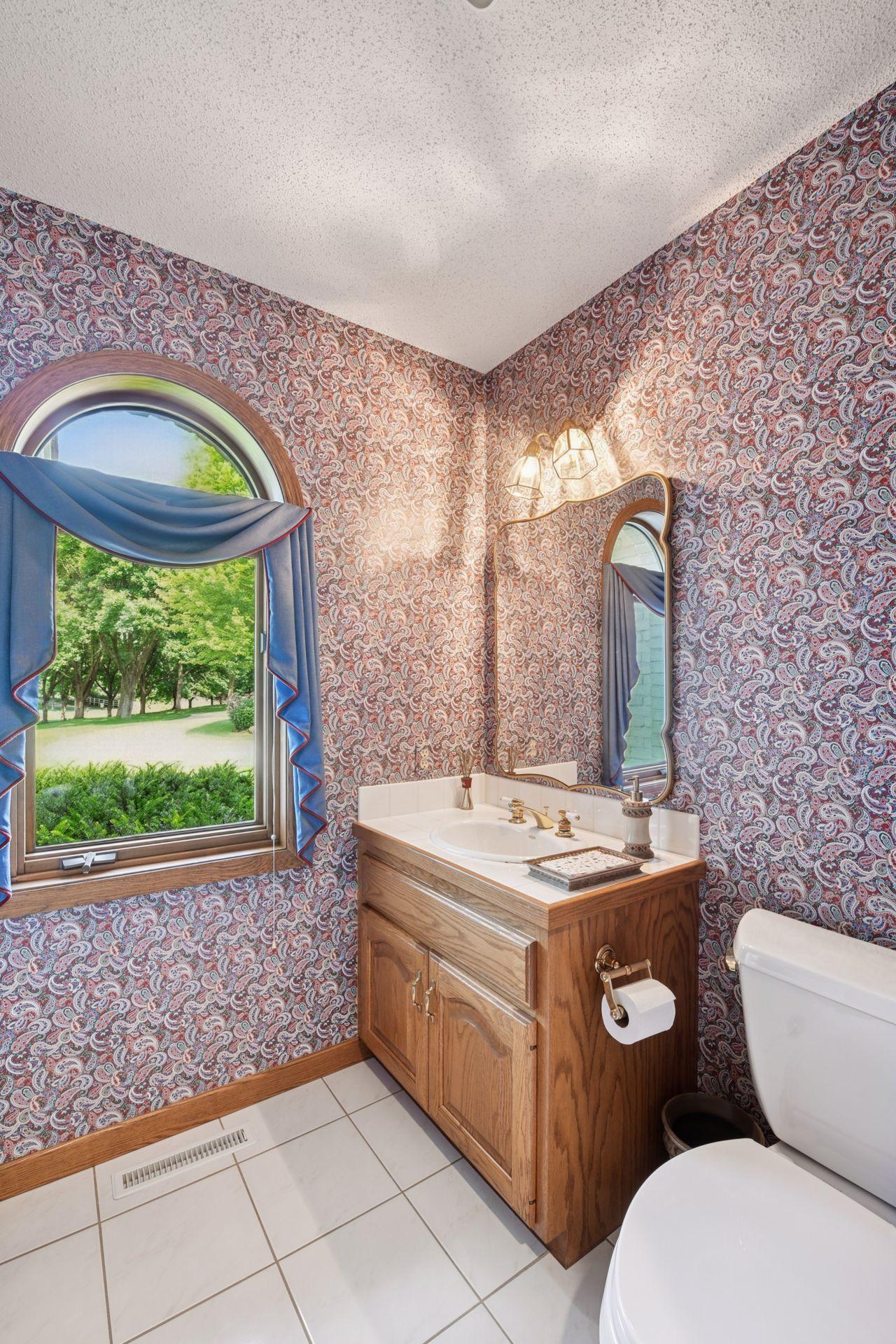 5325 Saddle Ridge Trail