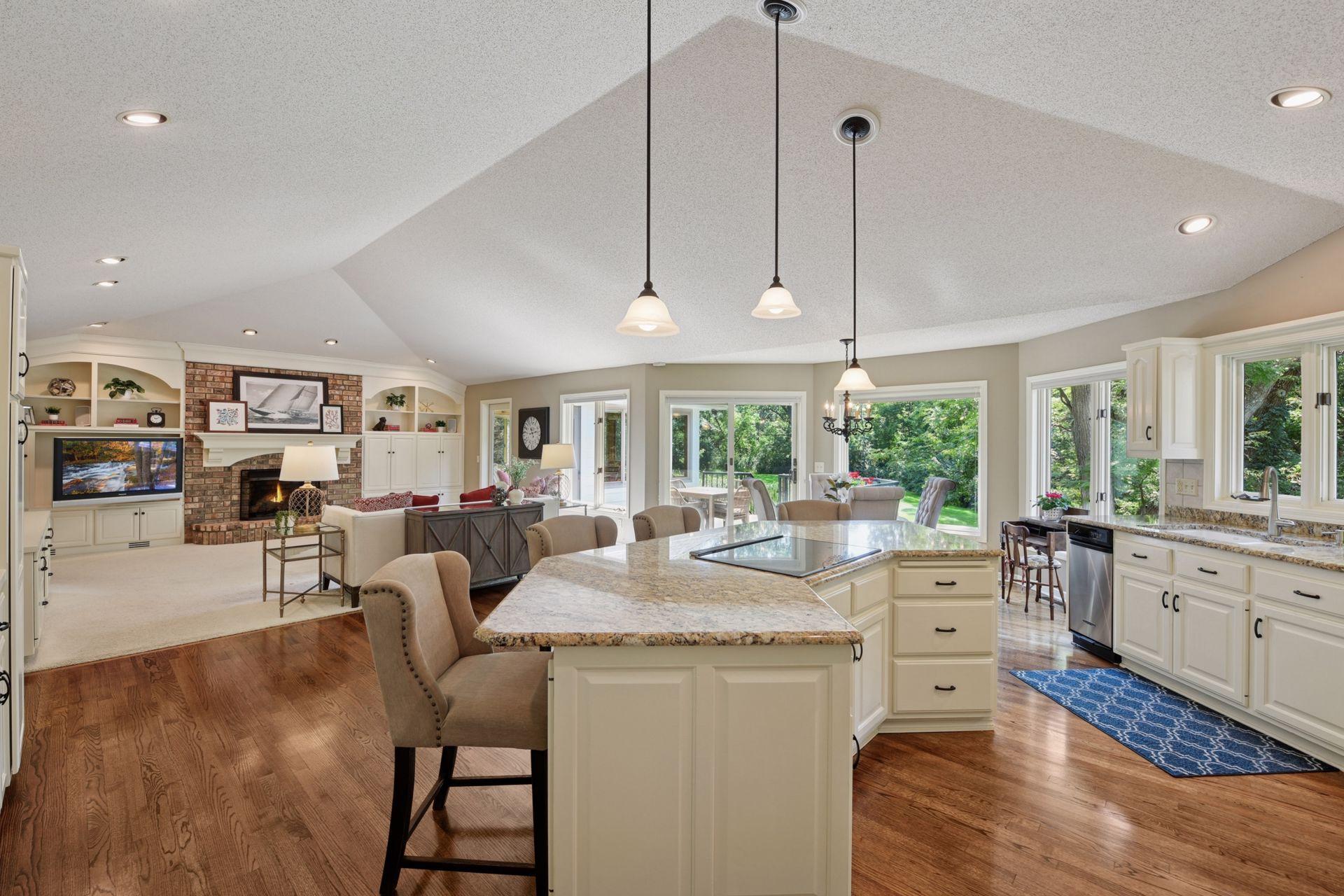 5325 Saddle Ridge Trail