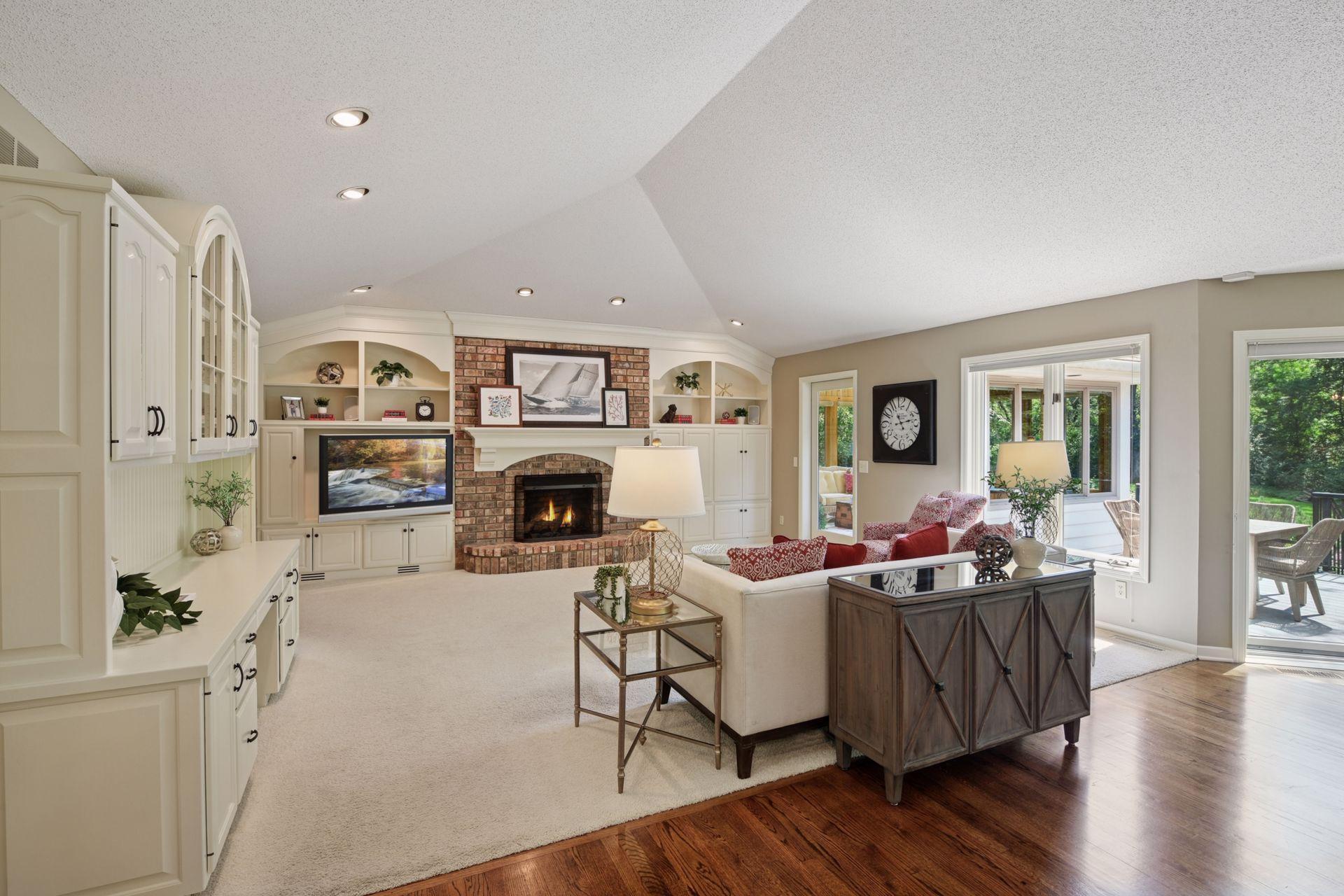 5325 Saddle Ridge Trail