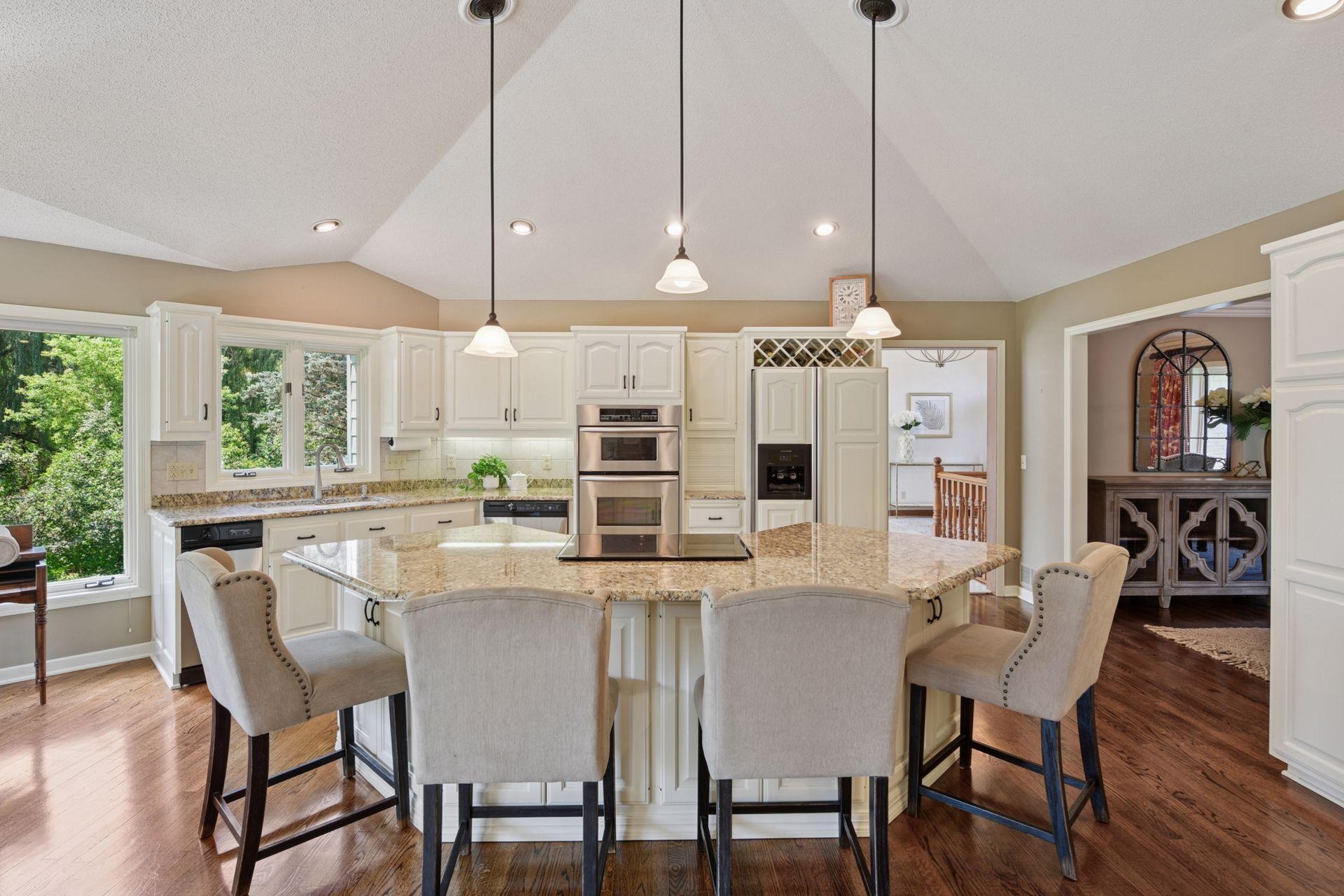 5325 Saddle Ridge Trail