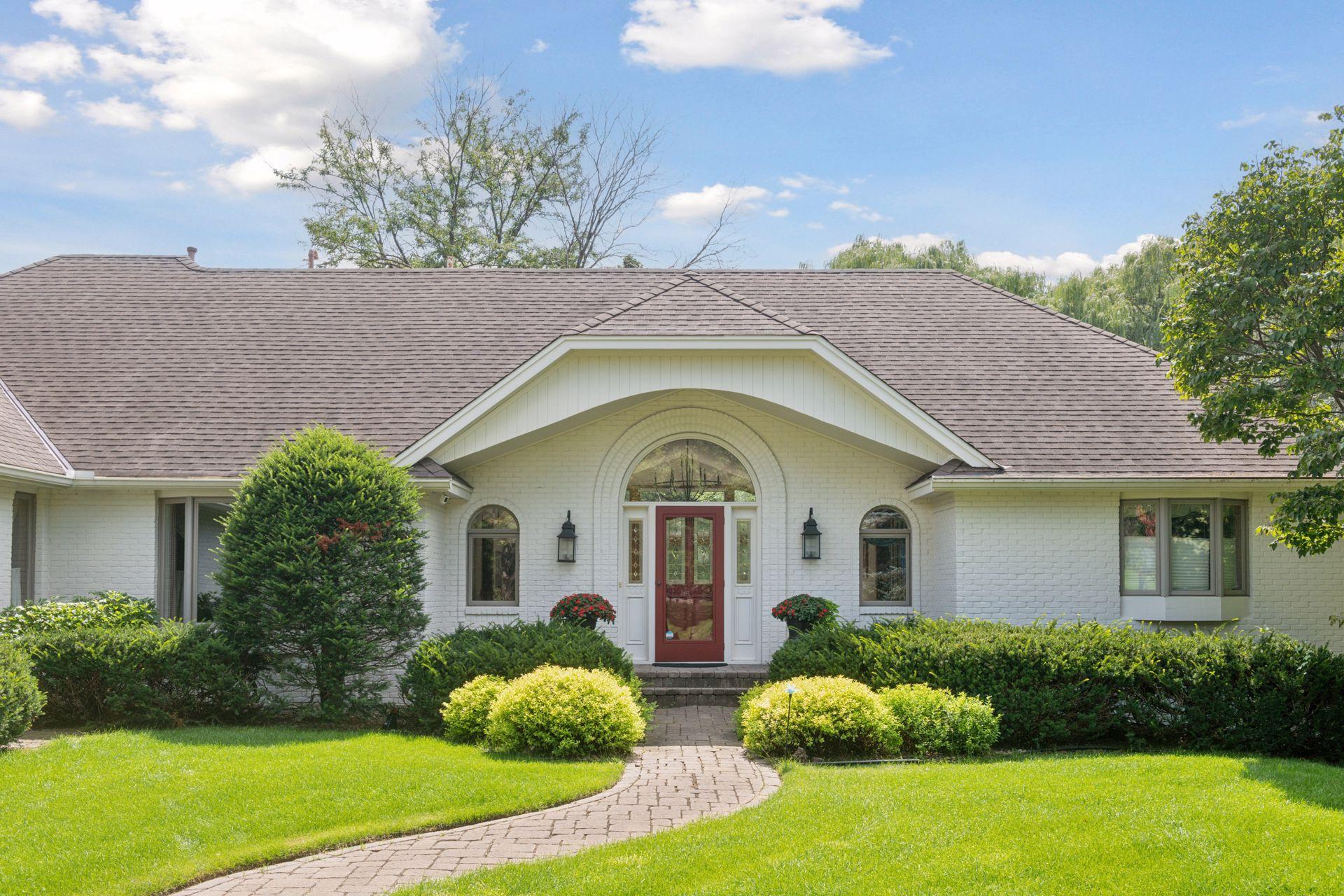 5325 Saddle Ridge Trail