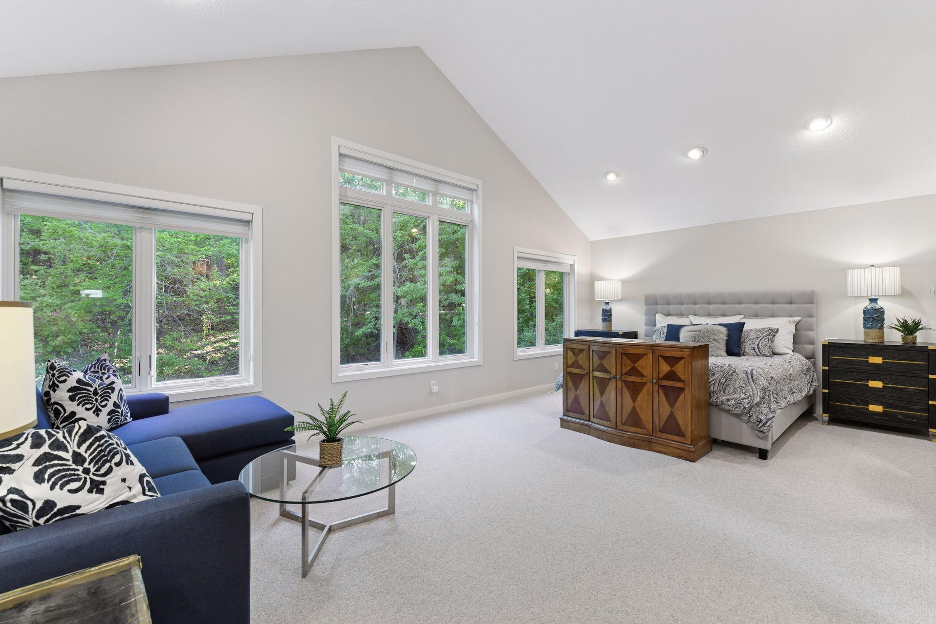 903 Kenwood Parkway
