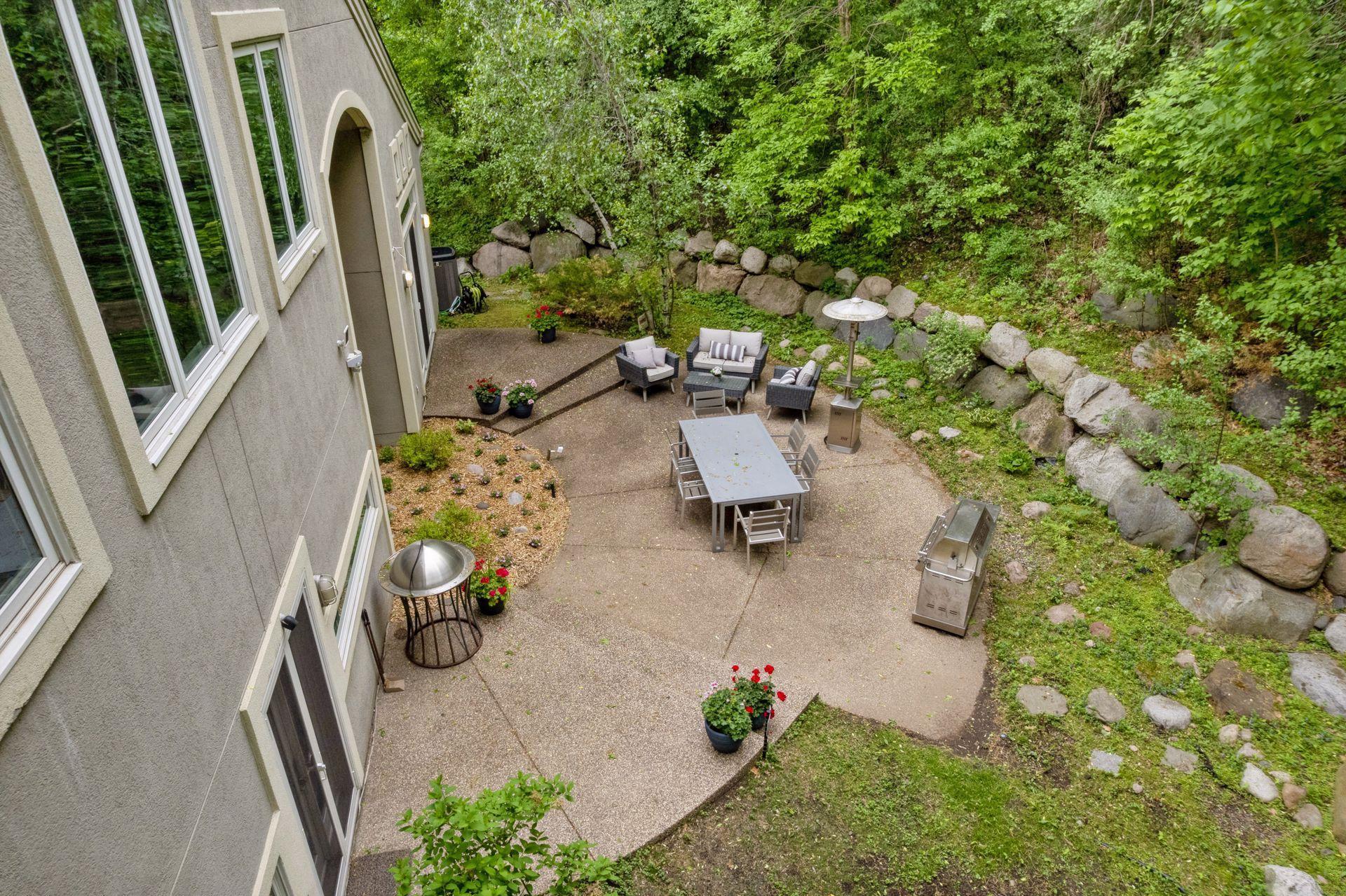 903 Kenwood Parkway