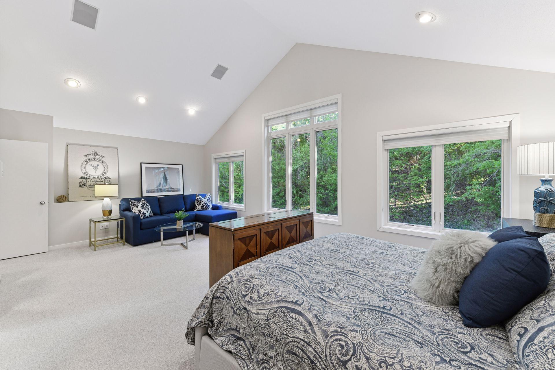 903 Kenwood Parkway