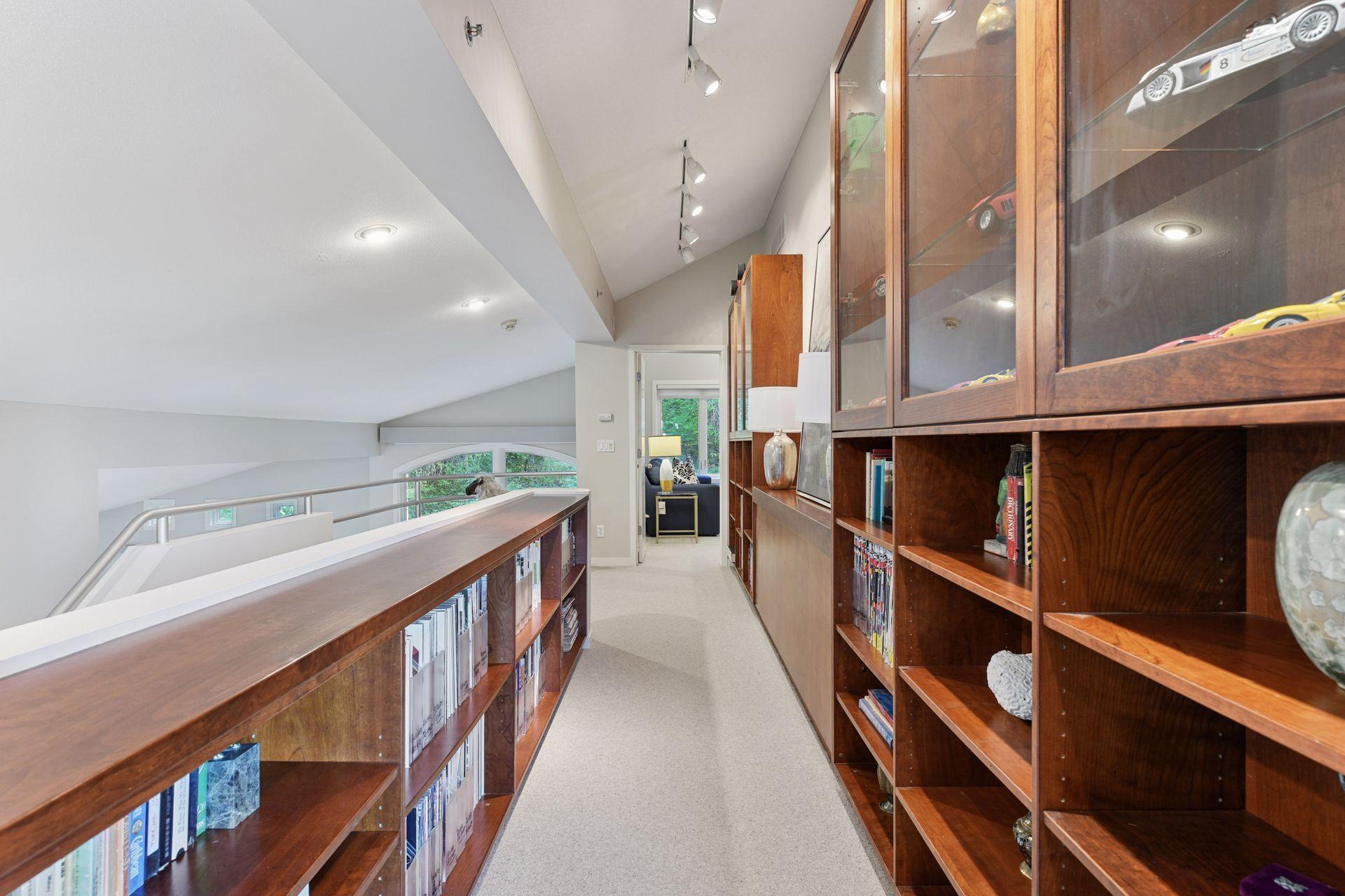 903 Kenwood Parkway