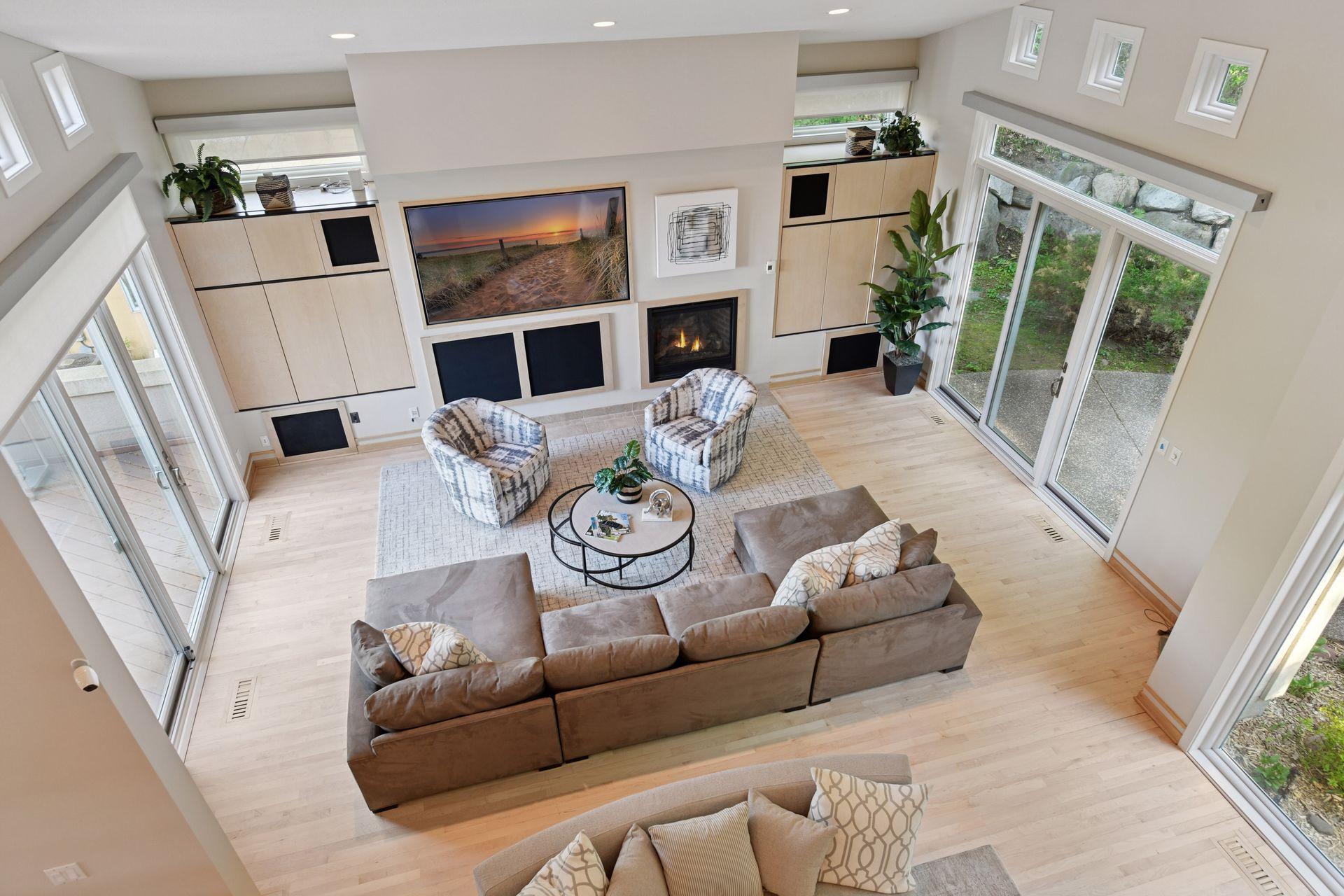 903 Kenwood Parkway