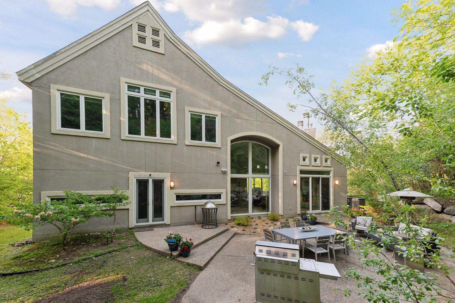 903 Kenwood Parkway