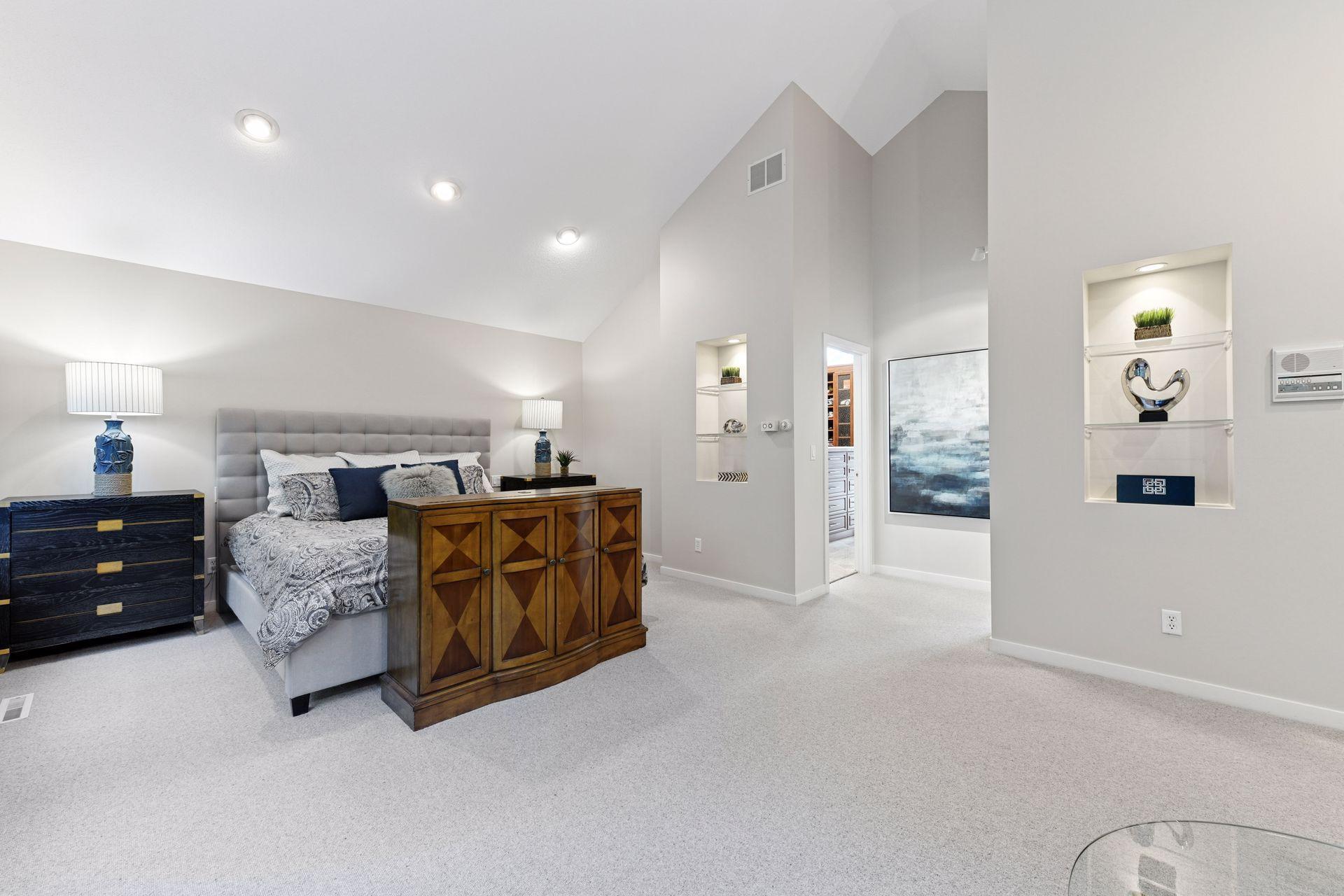 903 Kenwood Parkway