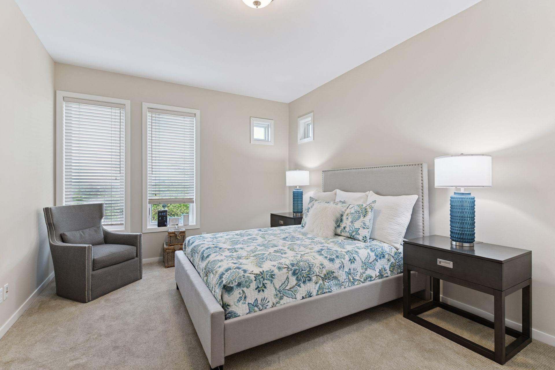 903 Kenwood Parkway