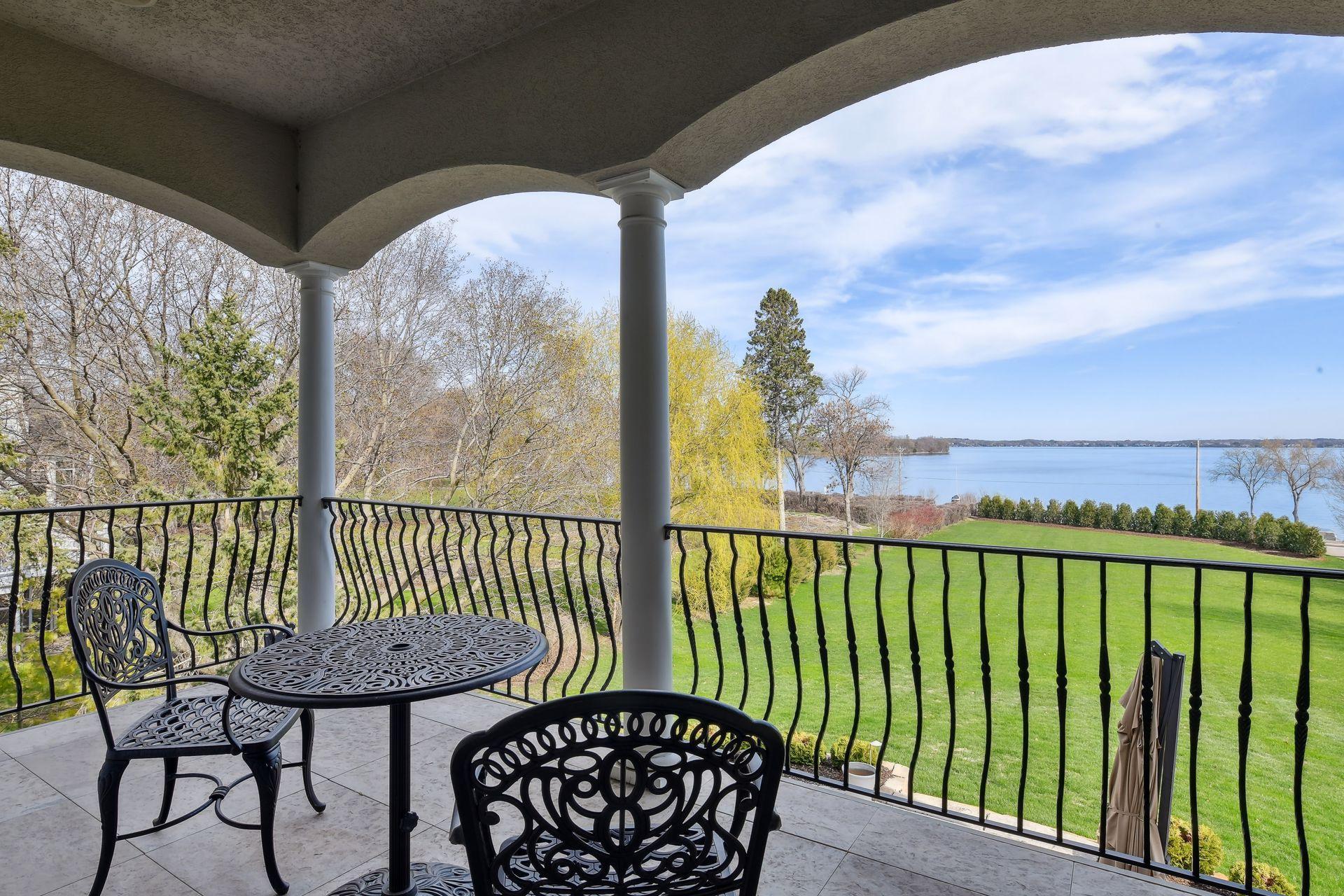 1860 Shoreline Drive