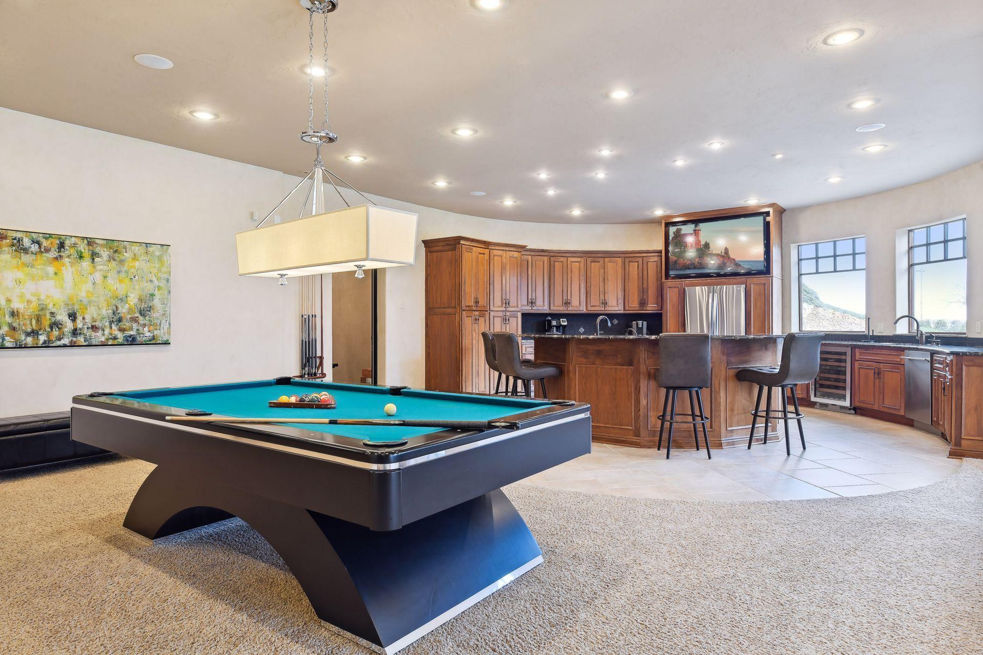 1860 Shoreline Drive