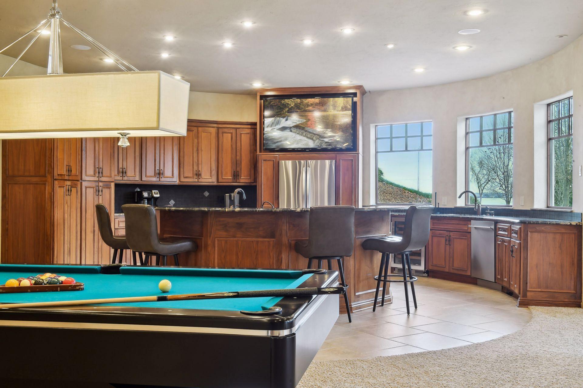 1860 Shoreline Drive