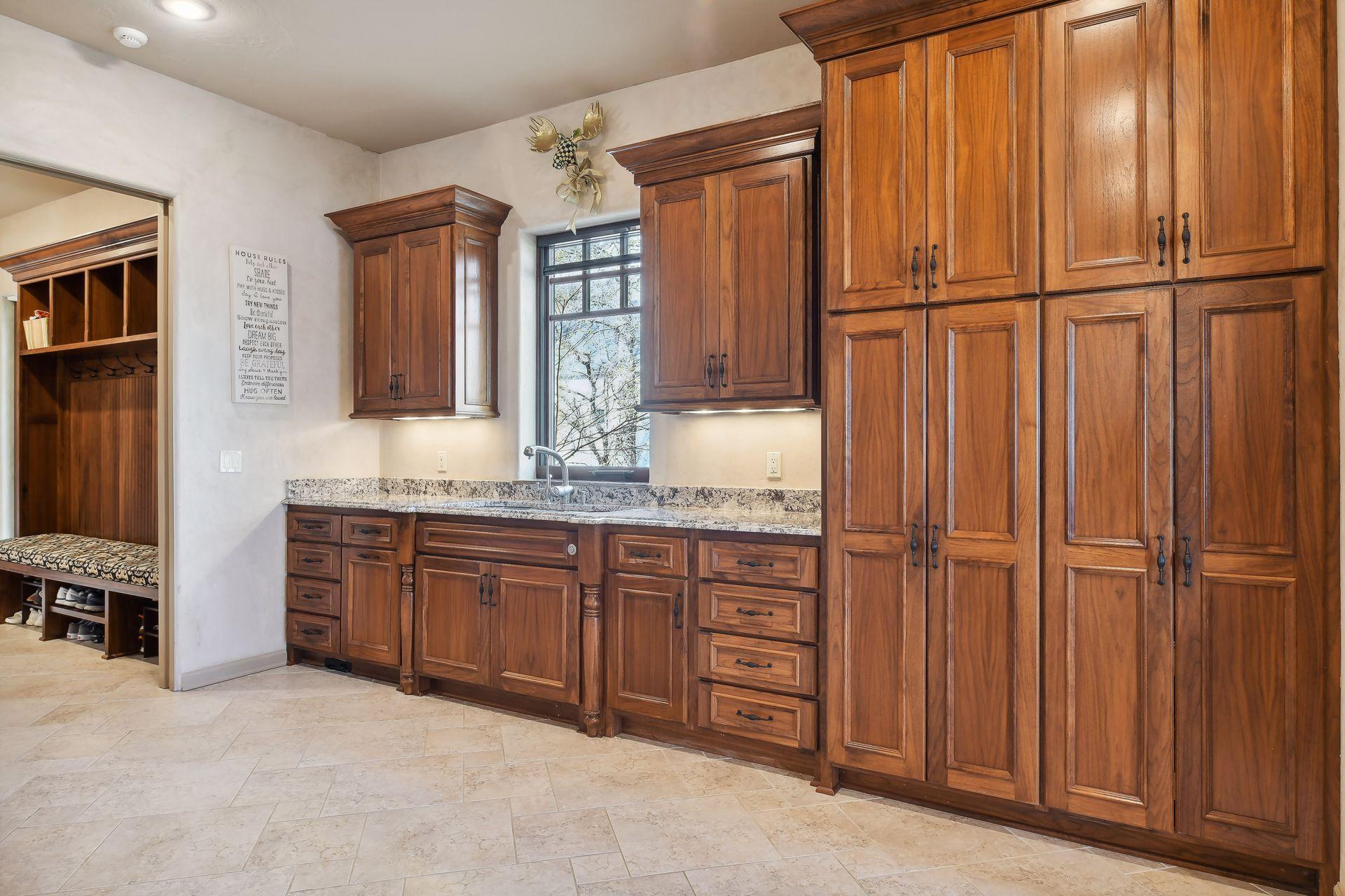 1860 Shoreline Drive