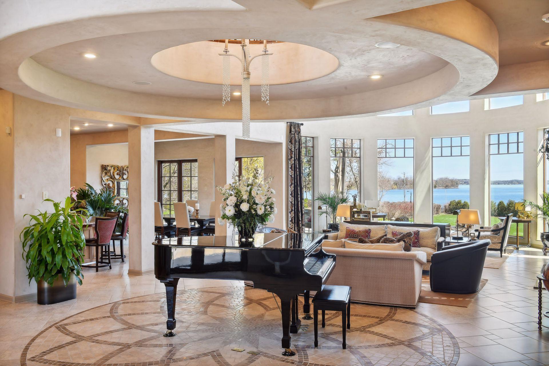 1860 Shoreline Drive