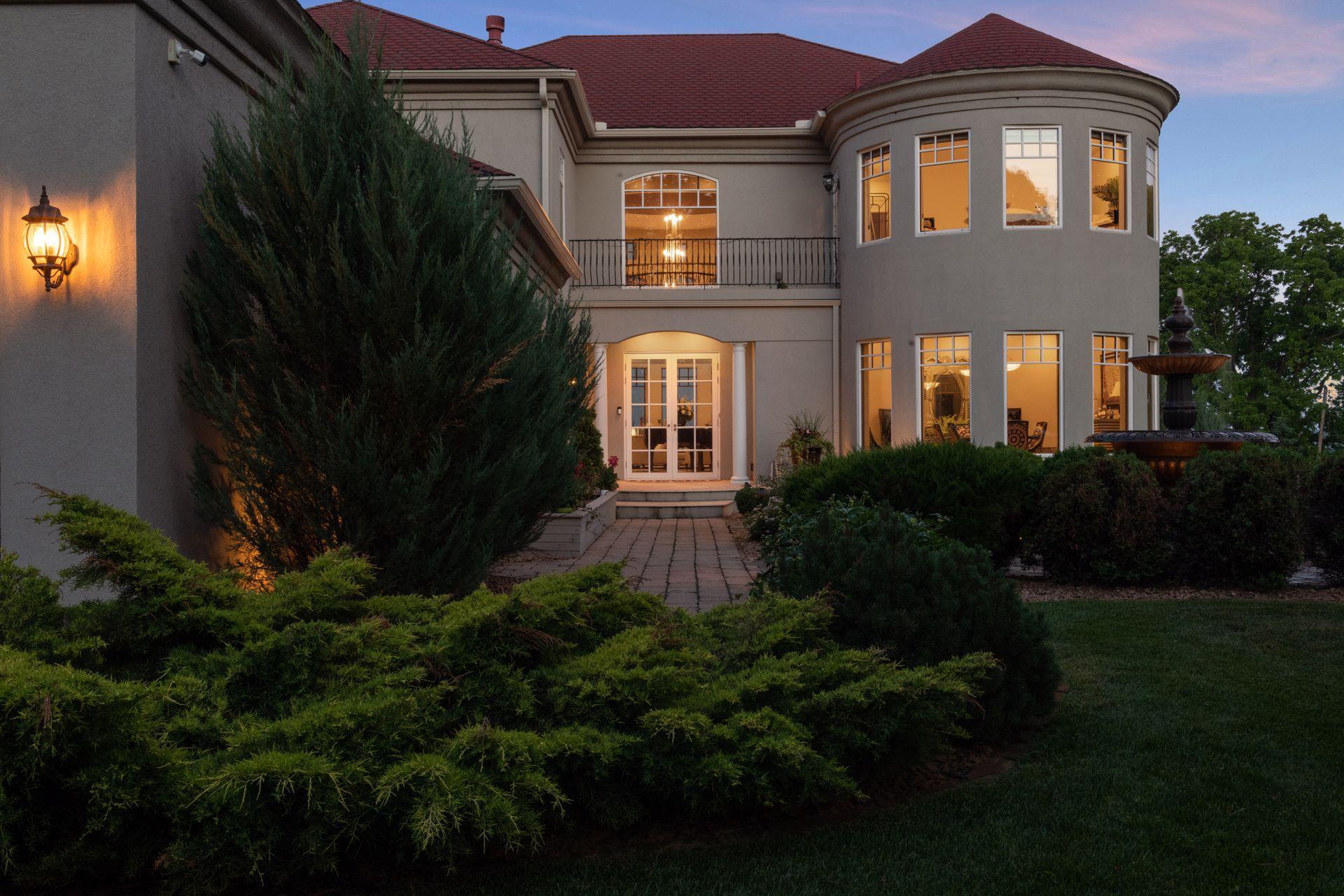 1860 Shoreline Drive