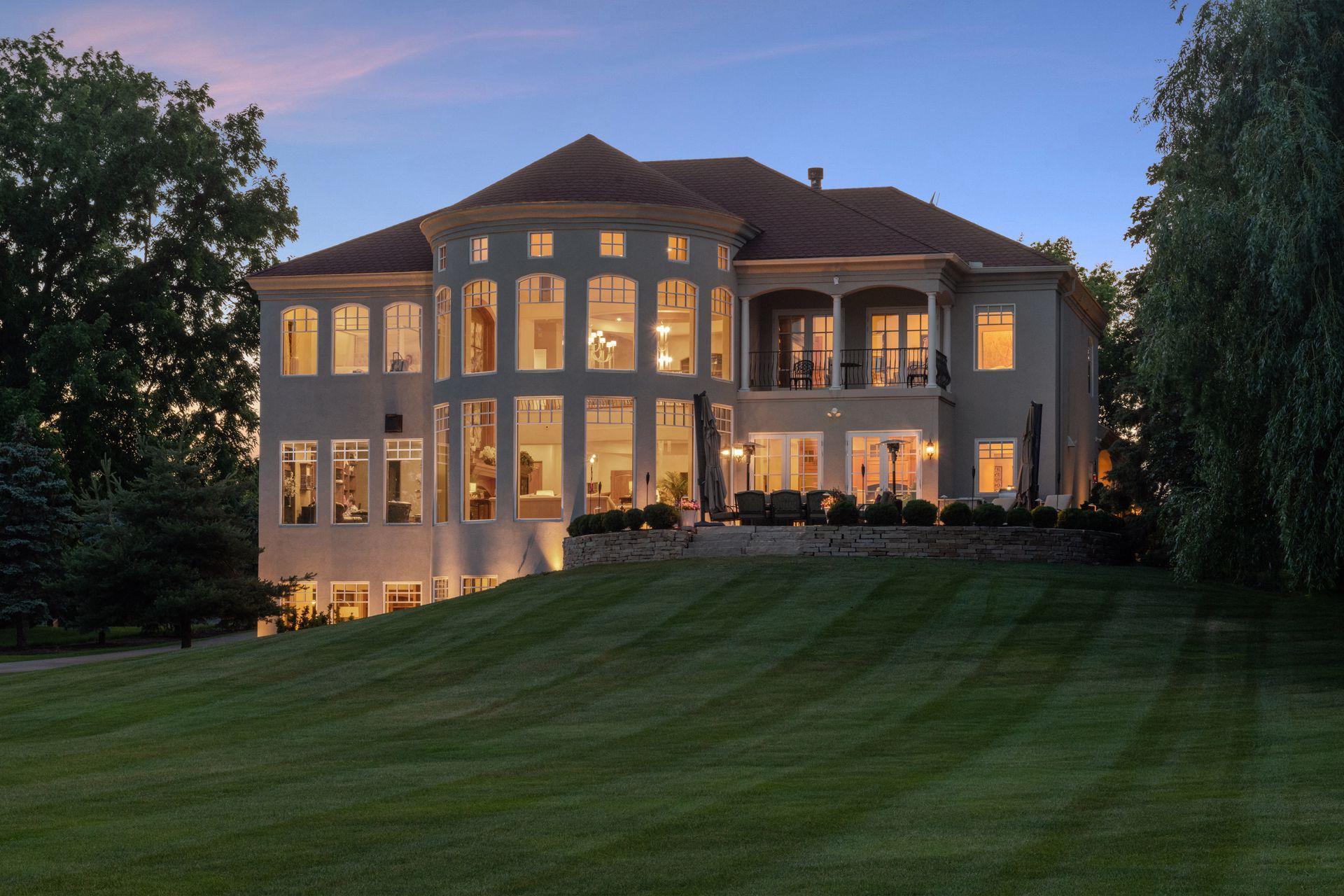 1860 Shoreline Drive