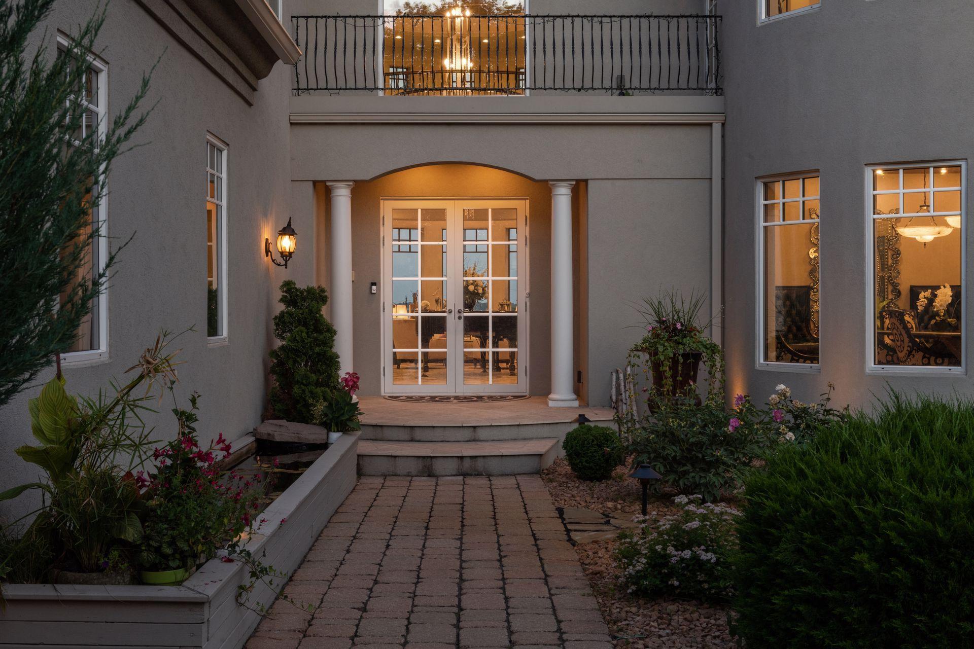 1860 Shoreline Drive