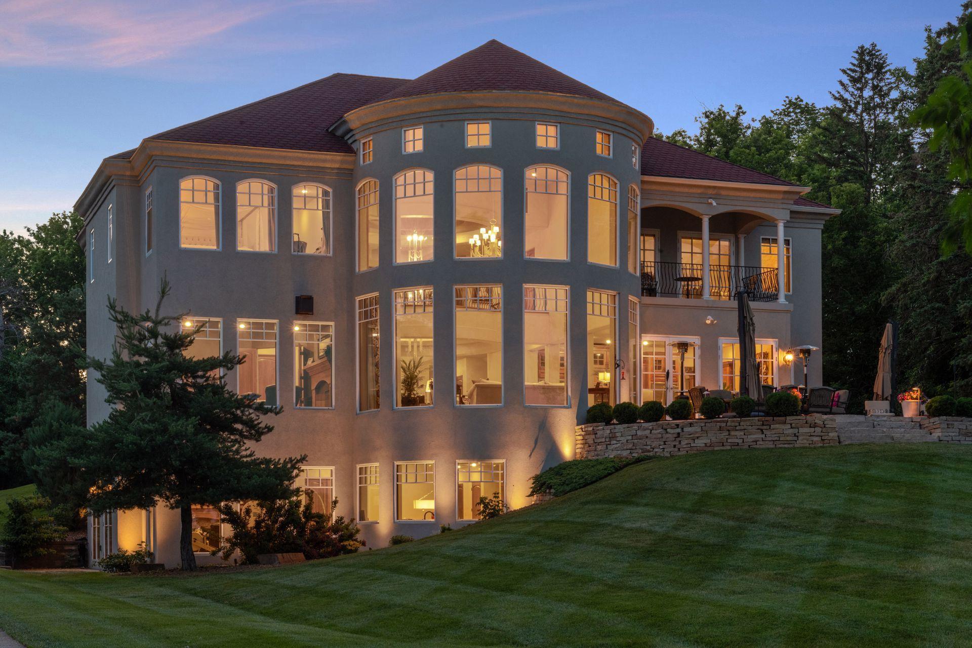 1860 Shoreline Drive