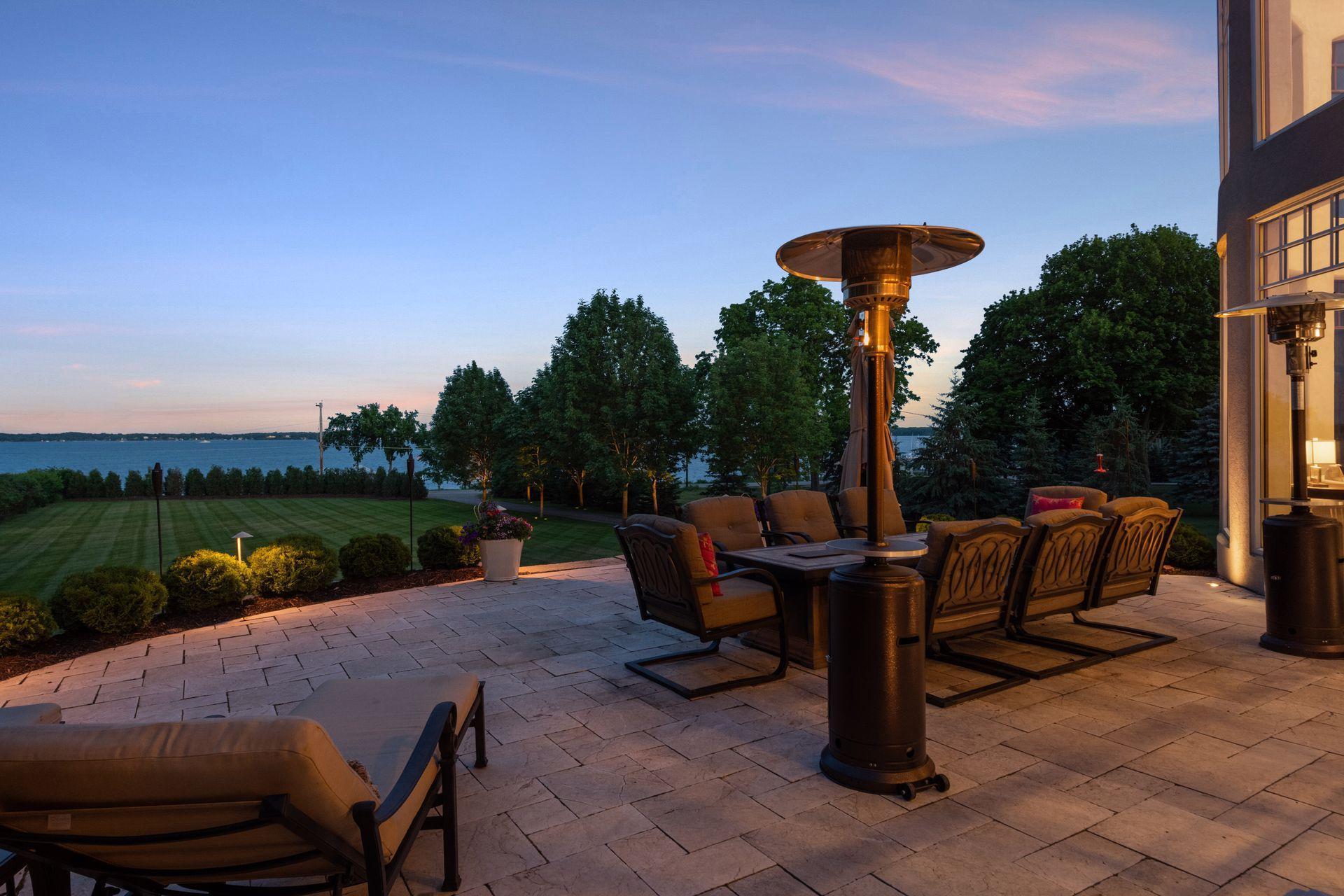 1860 Shoreline Drive