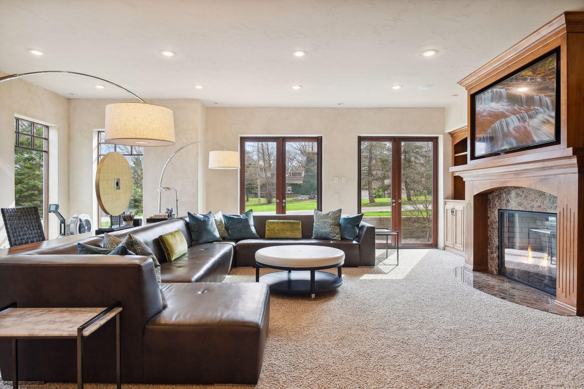 1860 Shoreline Drive